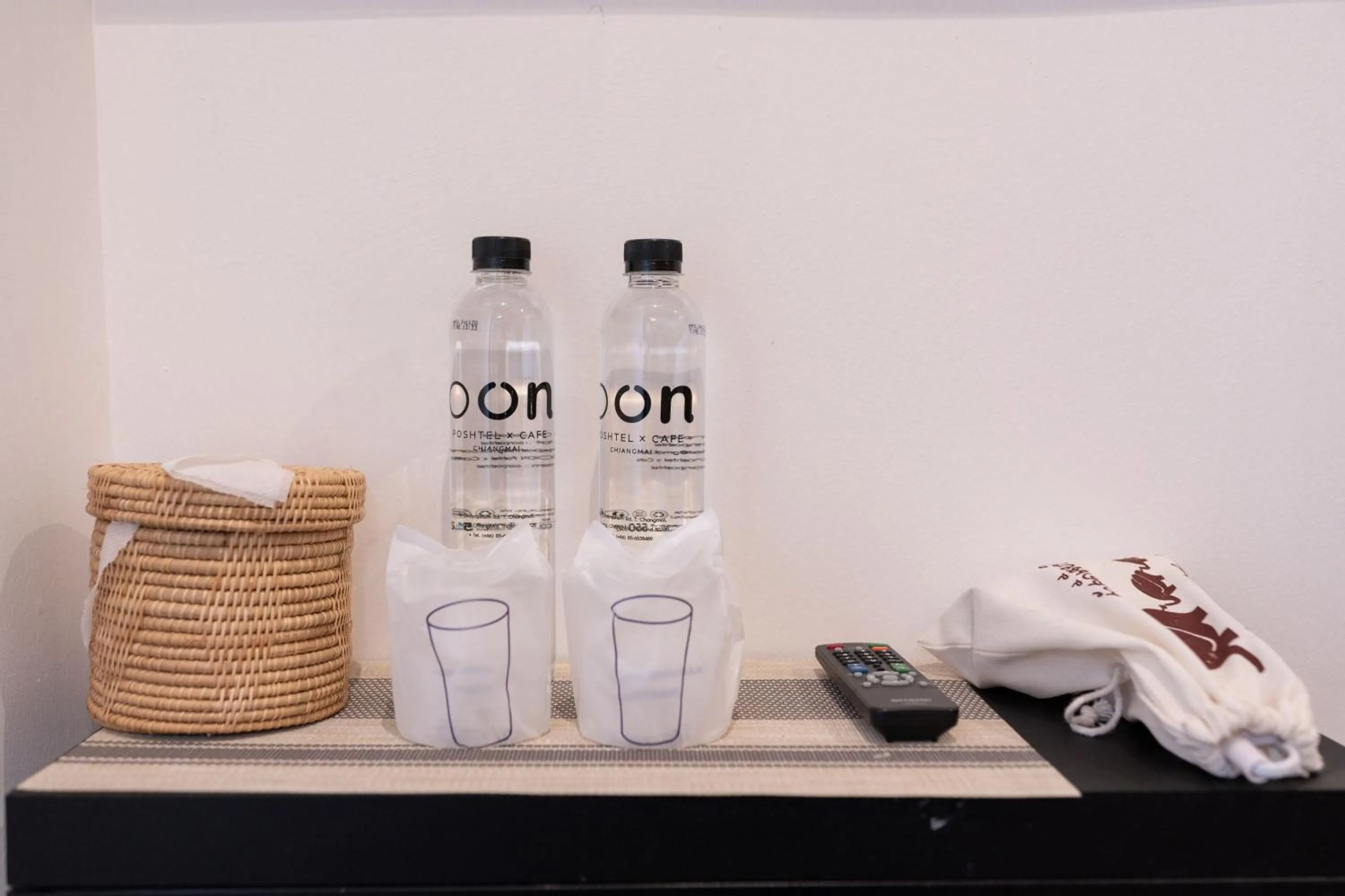 Drinks in Oon Poshtel x Cafe