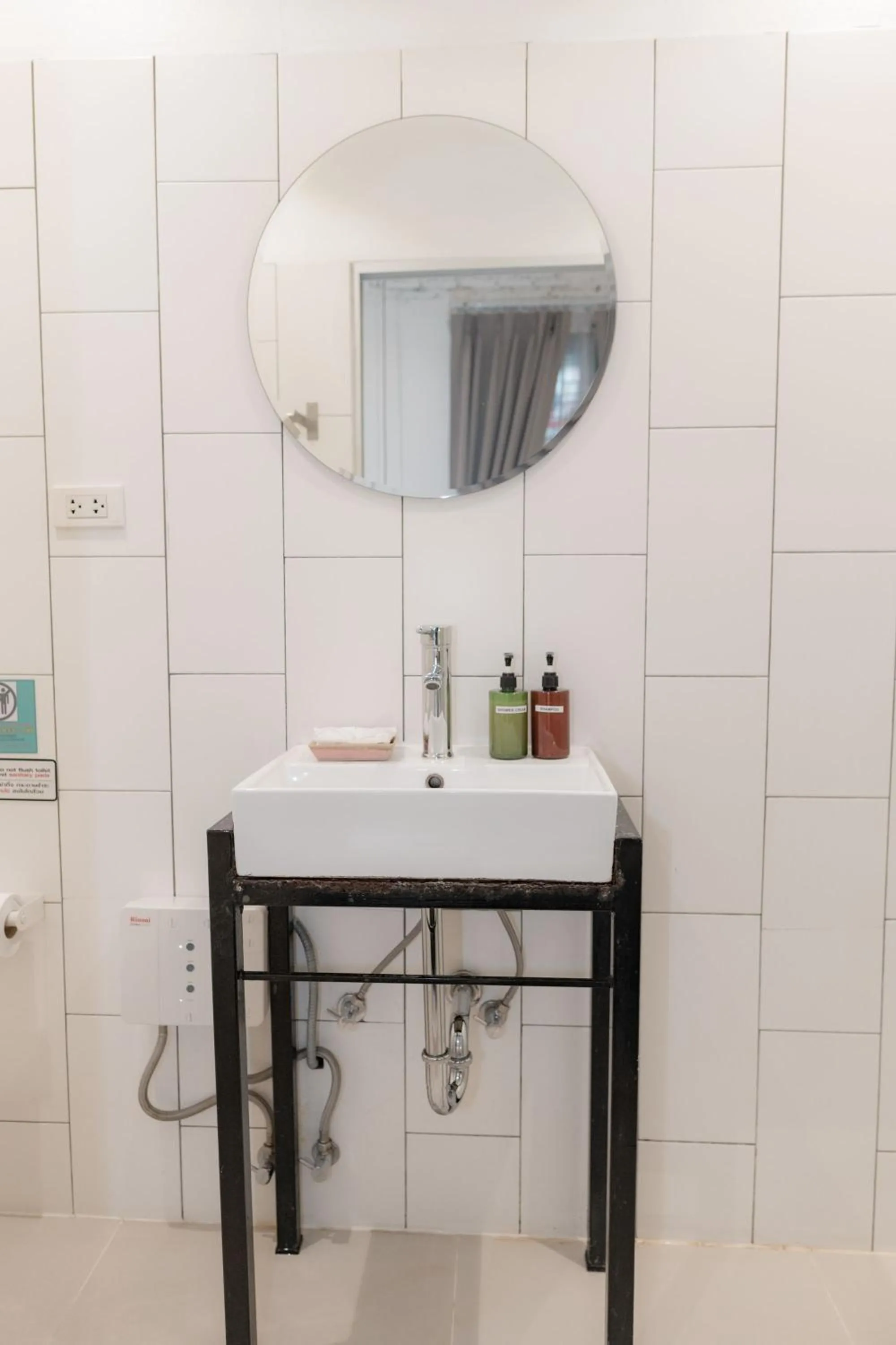 Bathroom in Oon Poshtel x Cafe