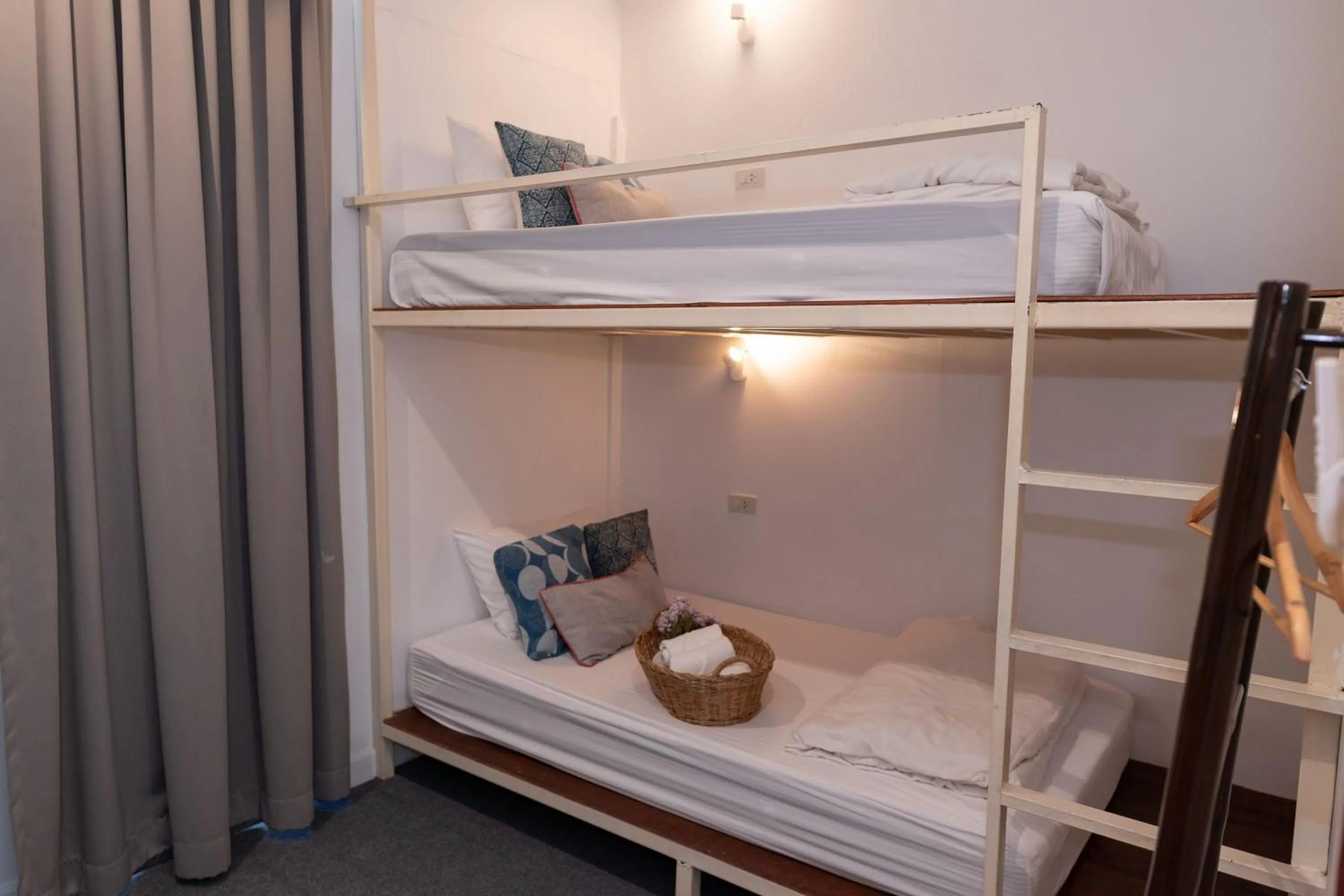 bunk bed, Bed in Oon Poshtel x Cafe