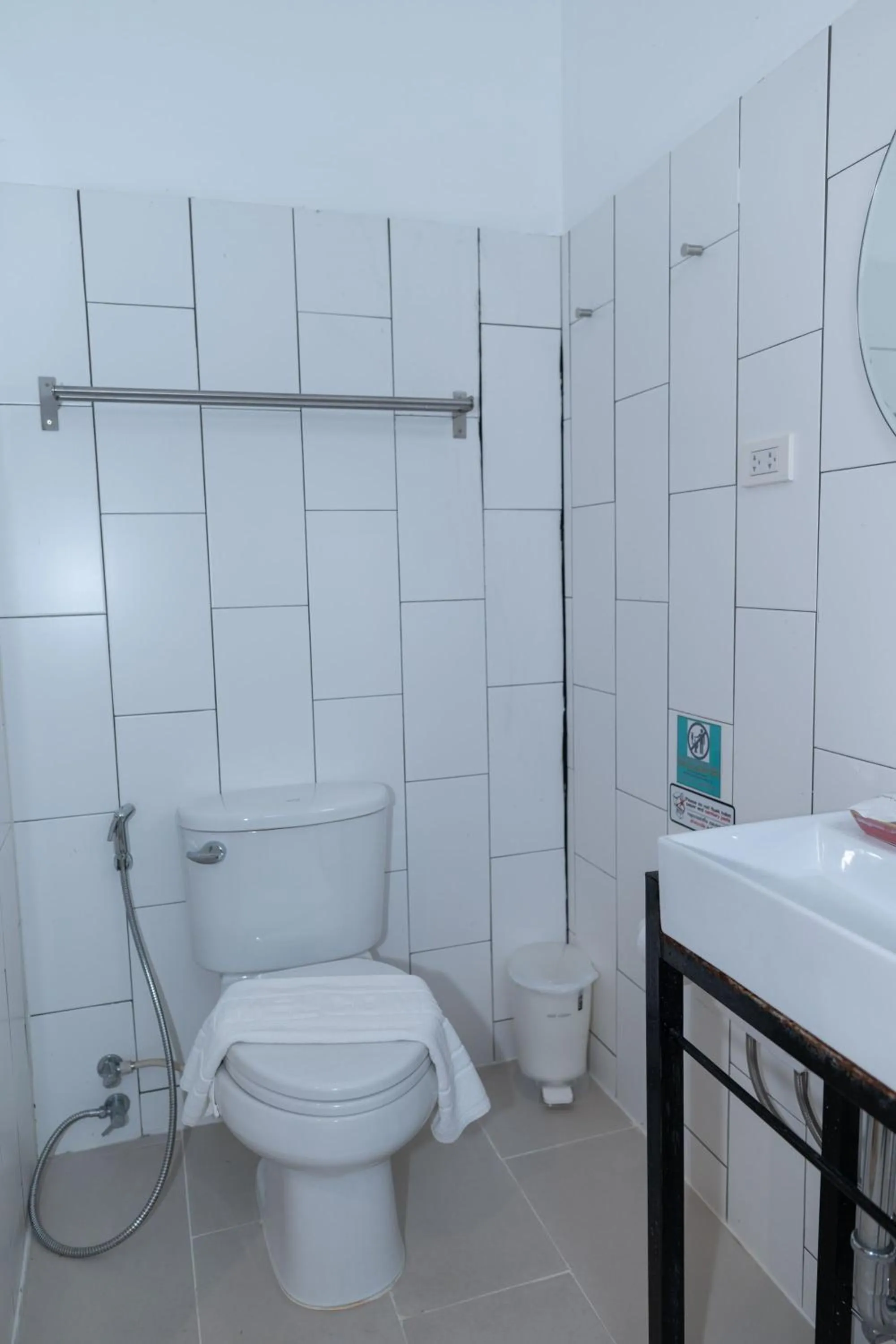 Bathroom in Oon Poshtel x Cafe