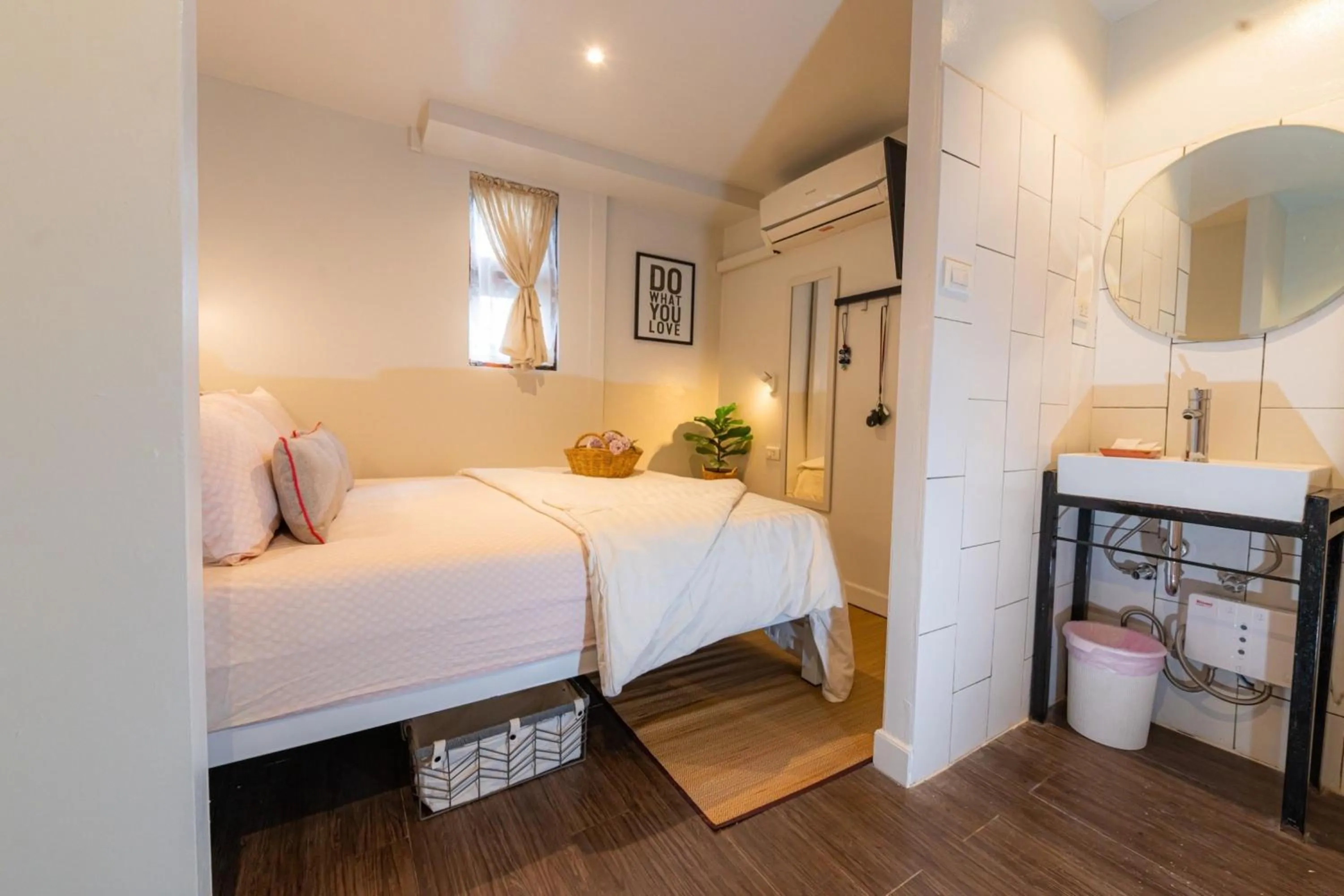 Bedroom, Bed in Oon Poshtel x Cafe