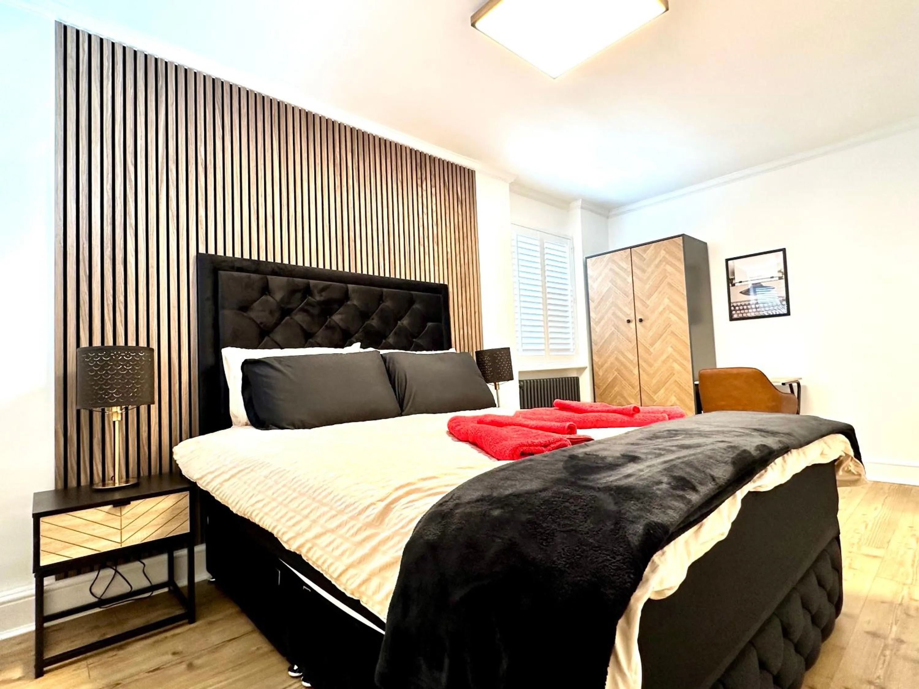 Bed in Clapham 3-Bed Flat Sleeps 6 with Free Parking