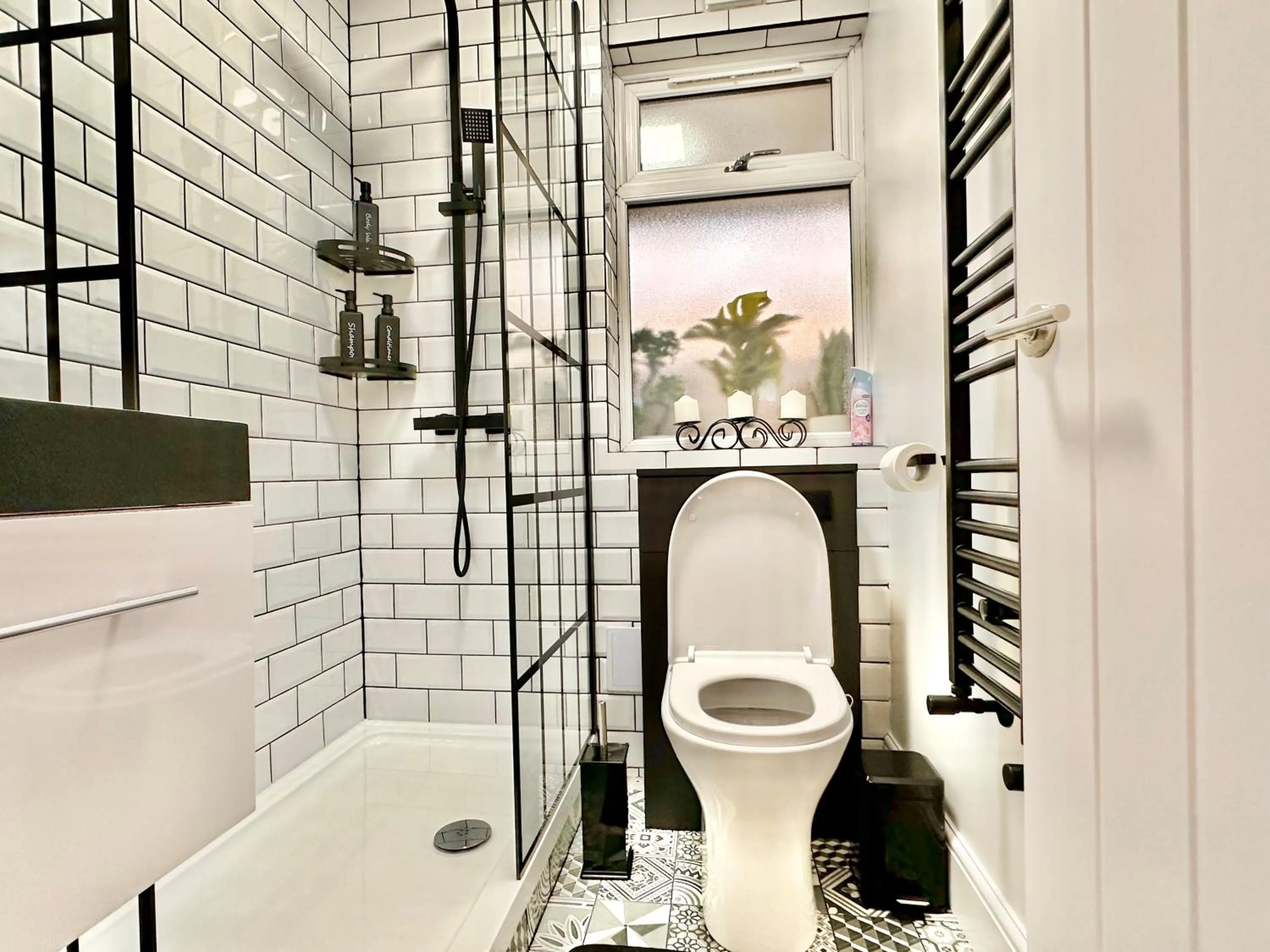 Clapham 3-Bed Flat Sleeps 6 with Free Parking