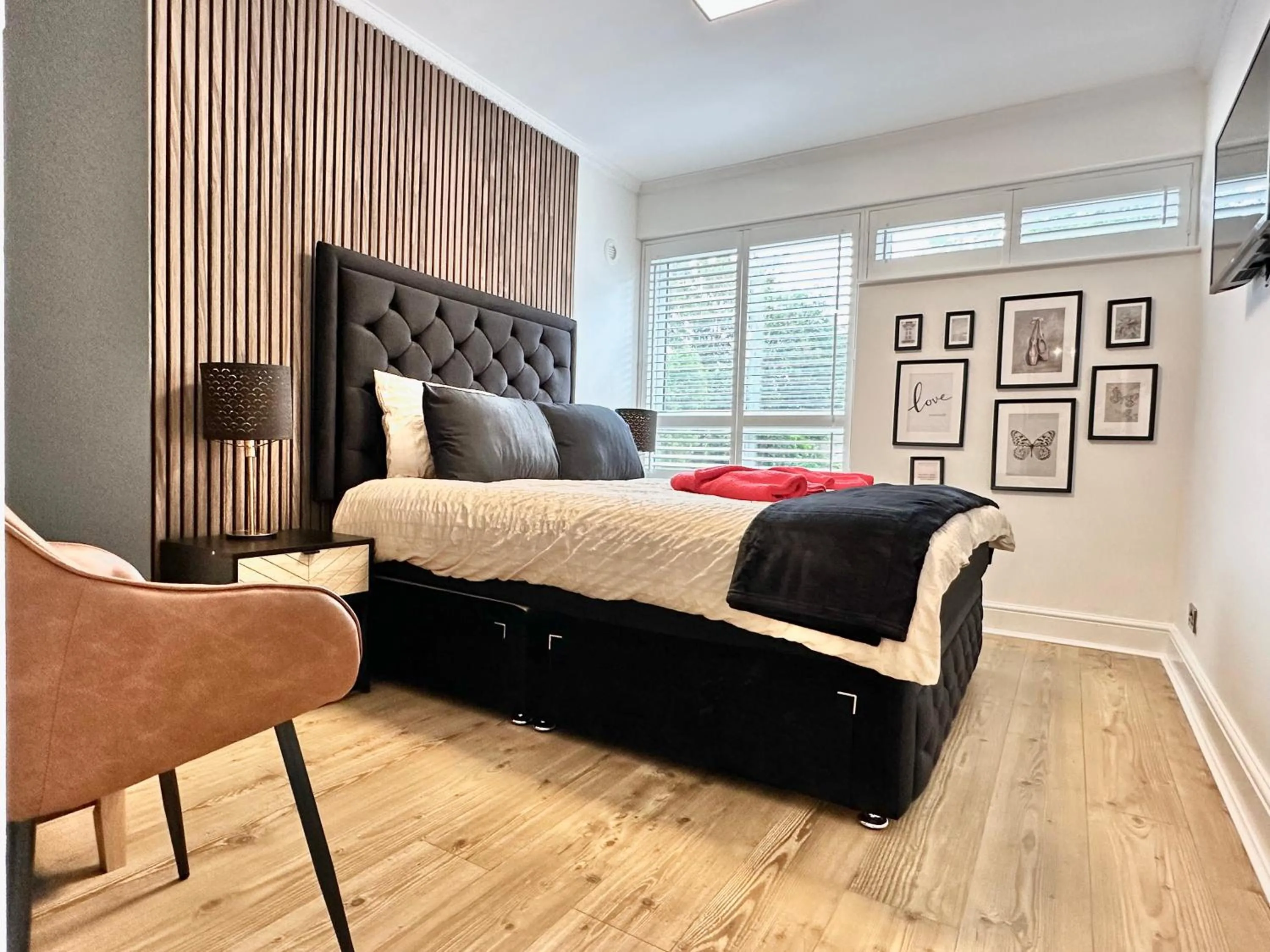 Bed in Clapham 3-Bed Flat Sleeps 6 with Free Parking