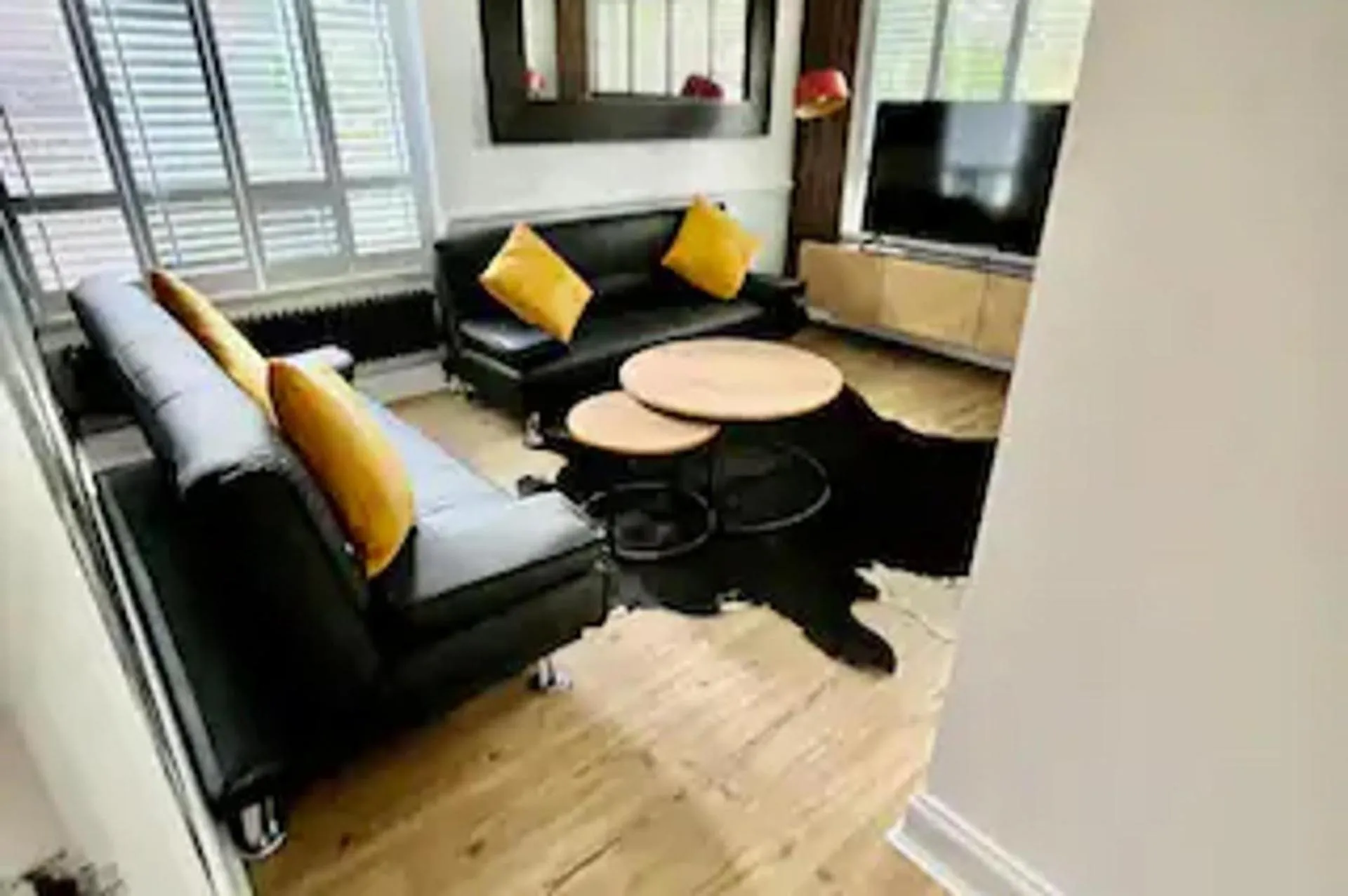 Clapham 3-Bed Flat Sleeps 6 with Free Parking