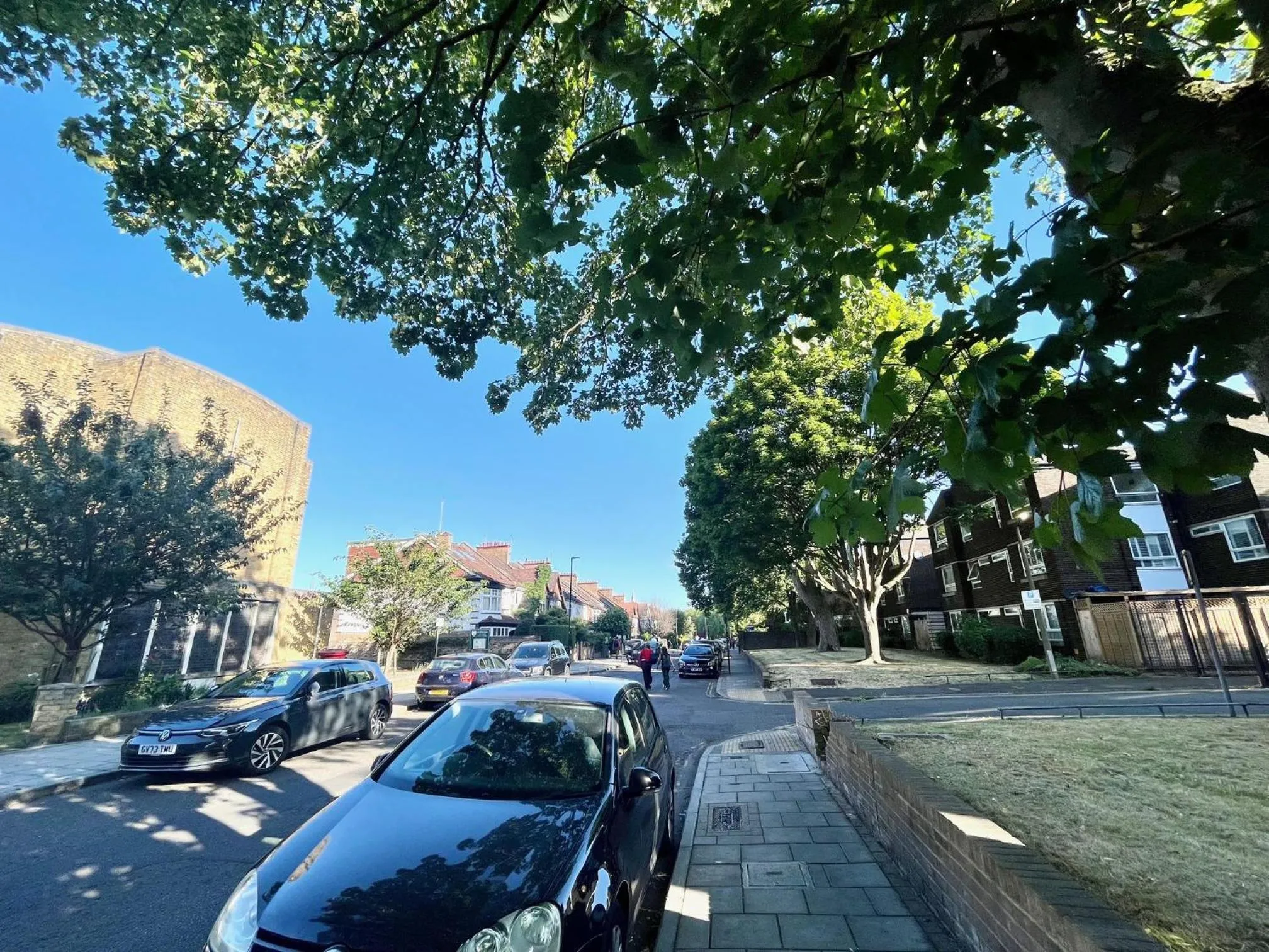 Clapham 3-Bed Flat Sleeps 6 with Free Parking