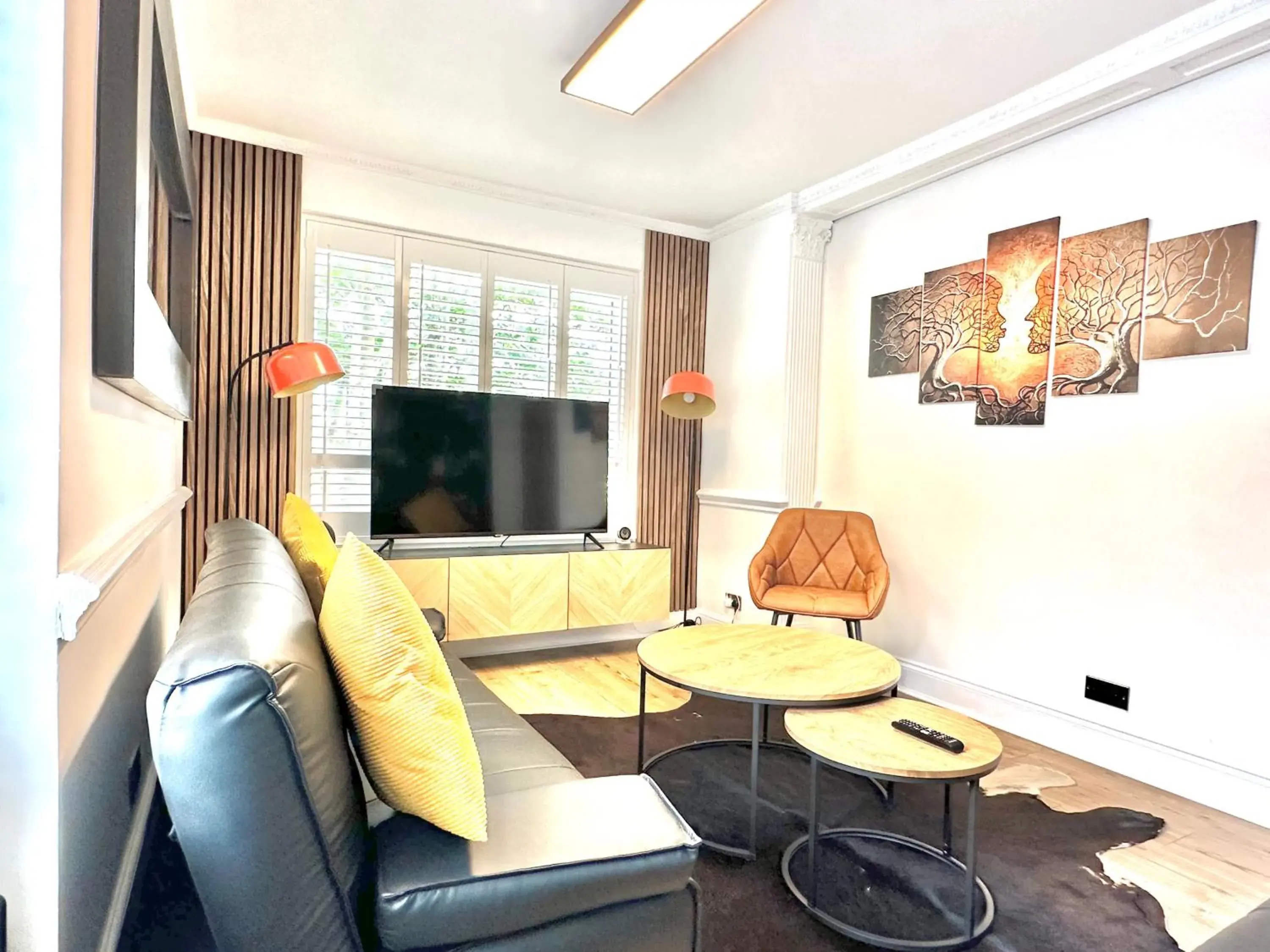 Clapham 3-Bed Flat Sleeps 6 with Free Parking Clapham 3-Bed Flat Sleeps 6 with Free Parking