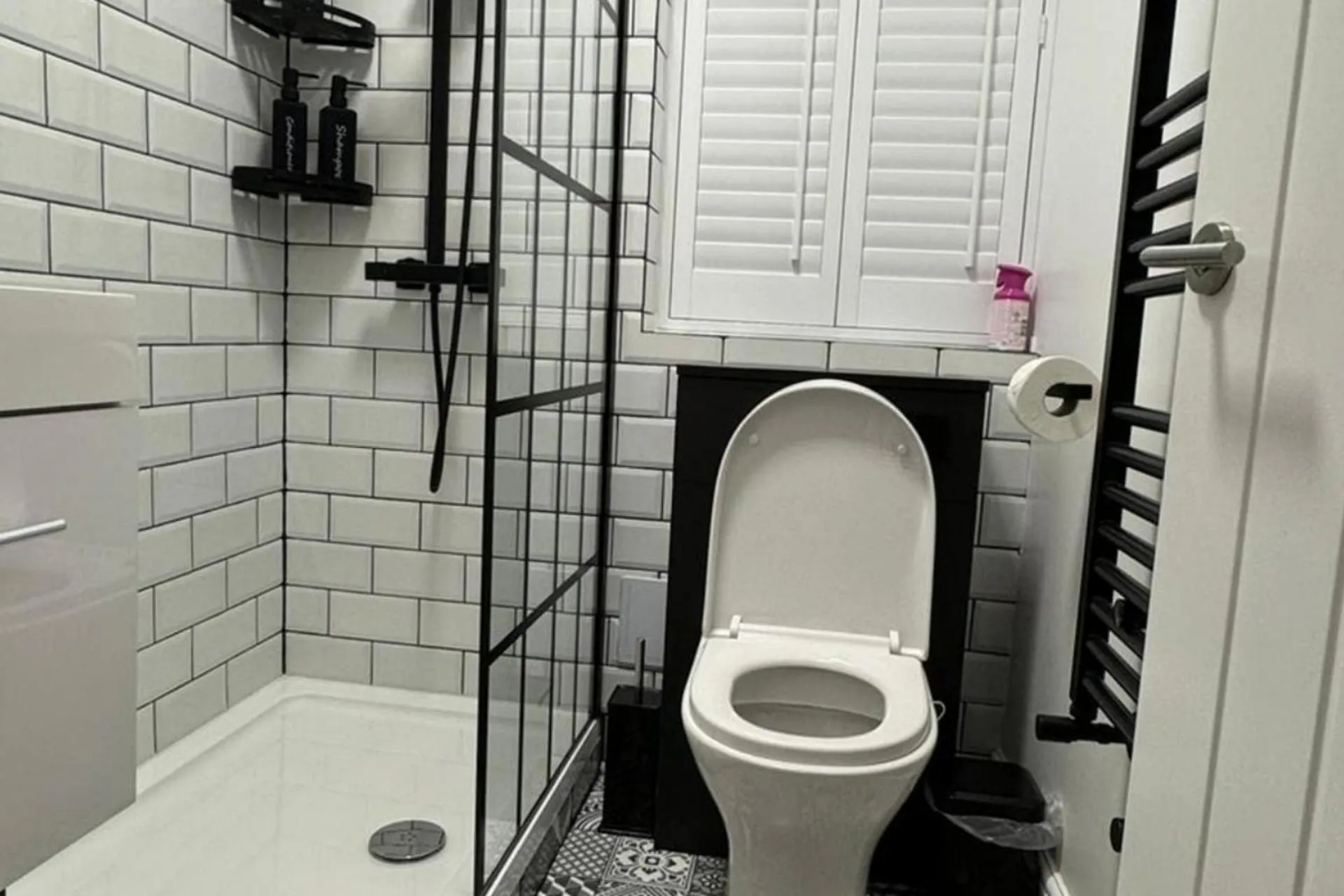 Clapham 3-Bed Flat Sleeps 6 with Free Parking