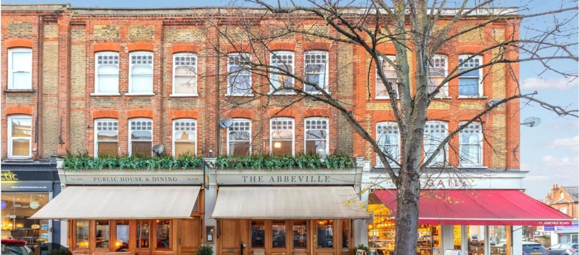 Clapham 3-Bed Flat Sleeps 6 with Free Parking