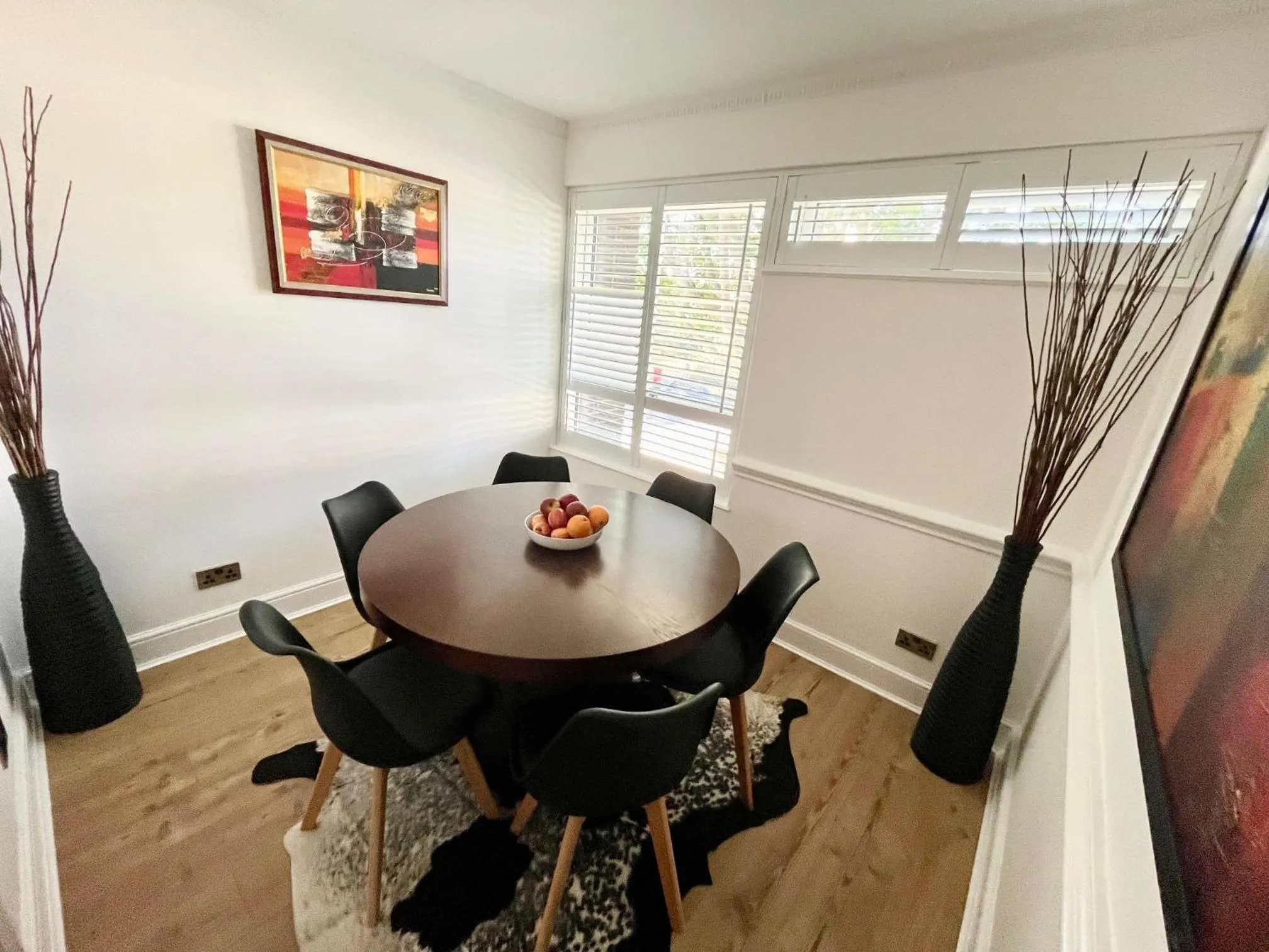 Clapham 3-Bed Flat Sleeps 6 with Free Parking