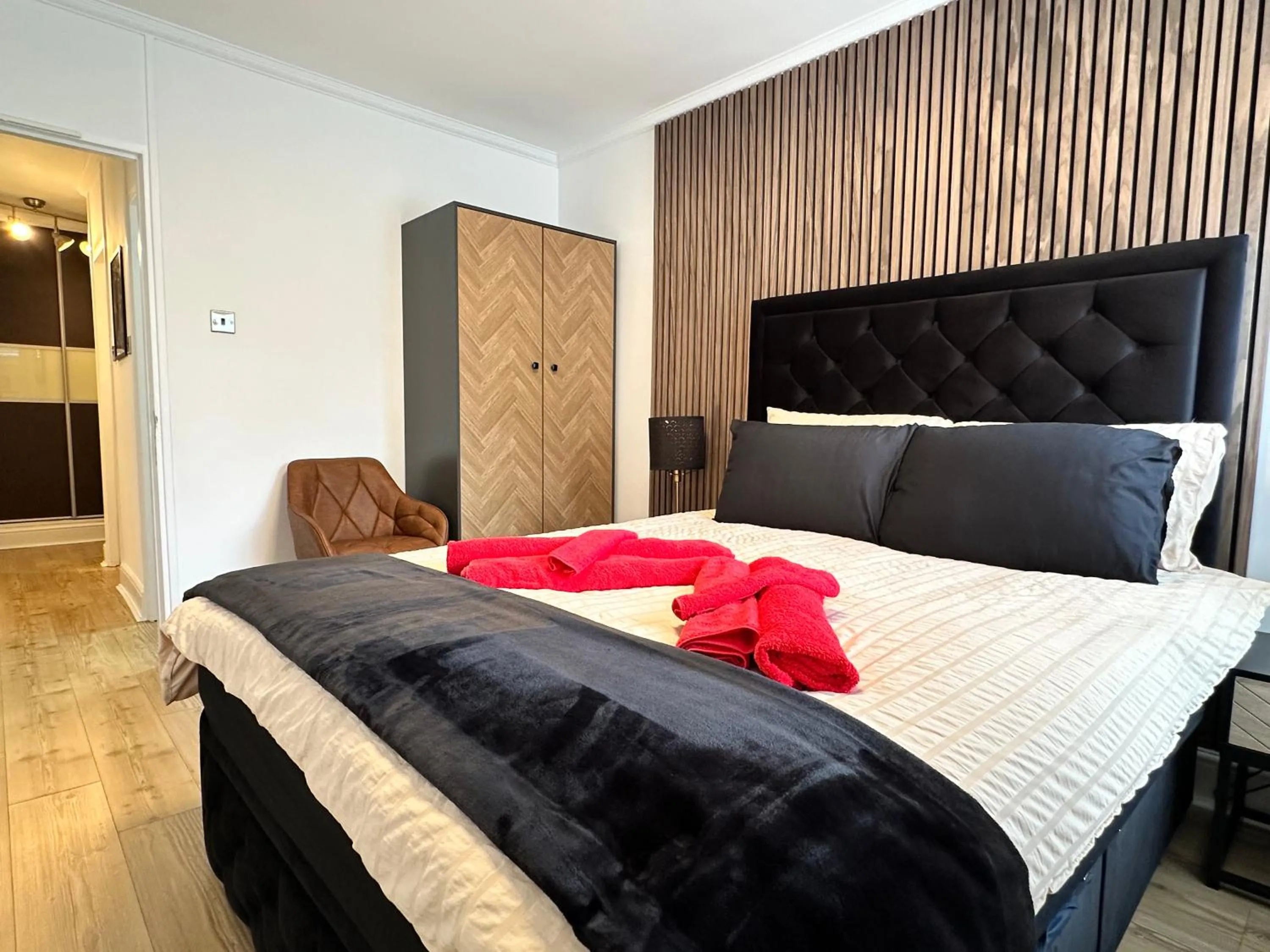 Bed in Clapham 3-Bed Flat Sleeps 6 with Free Parking