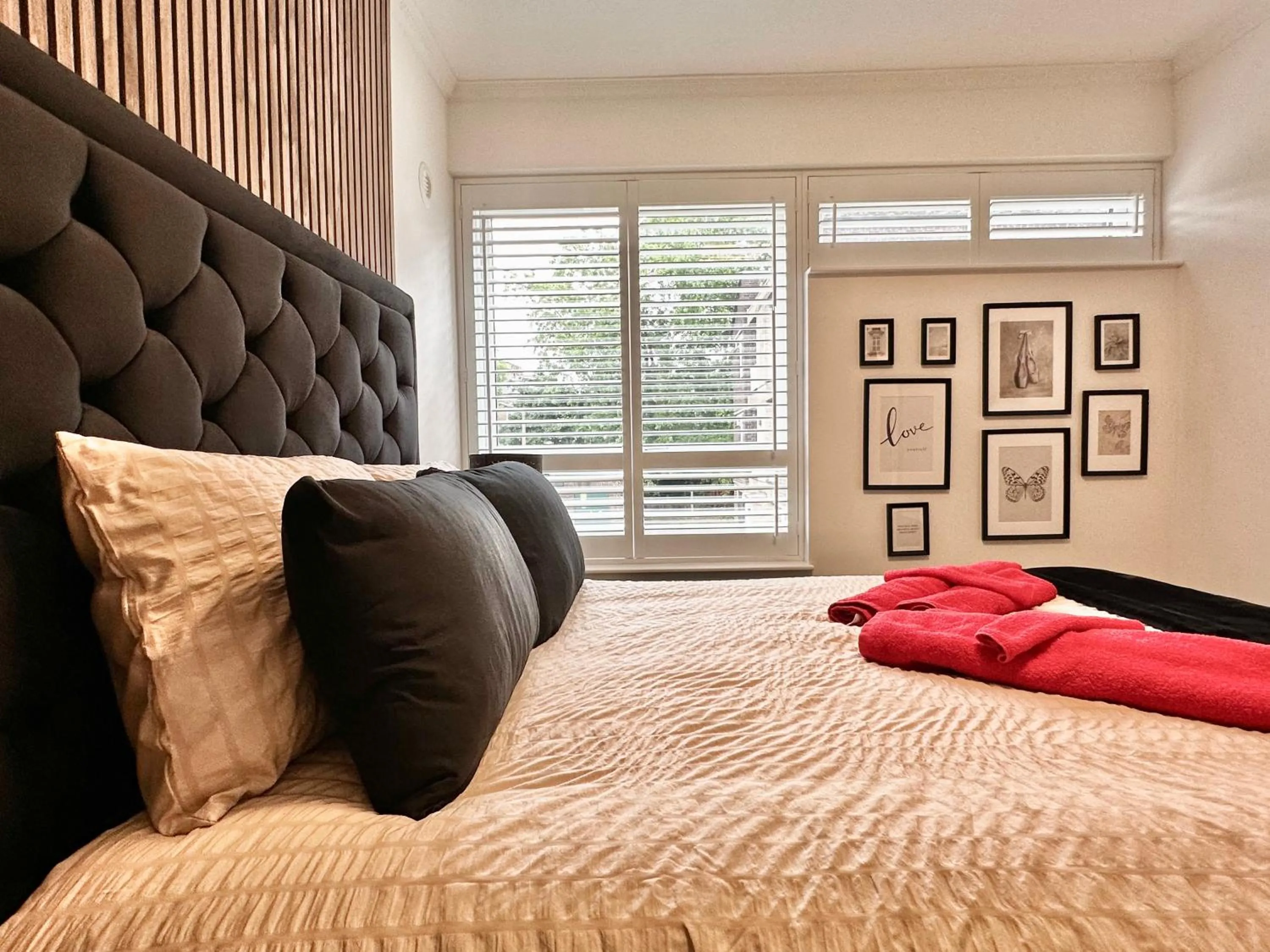 Bed in Clapham 3-Bed Flat Sleeps 6 with Free Parking