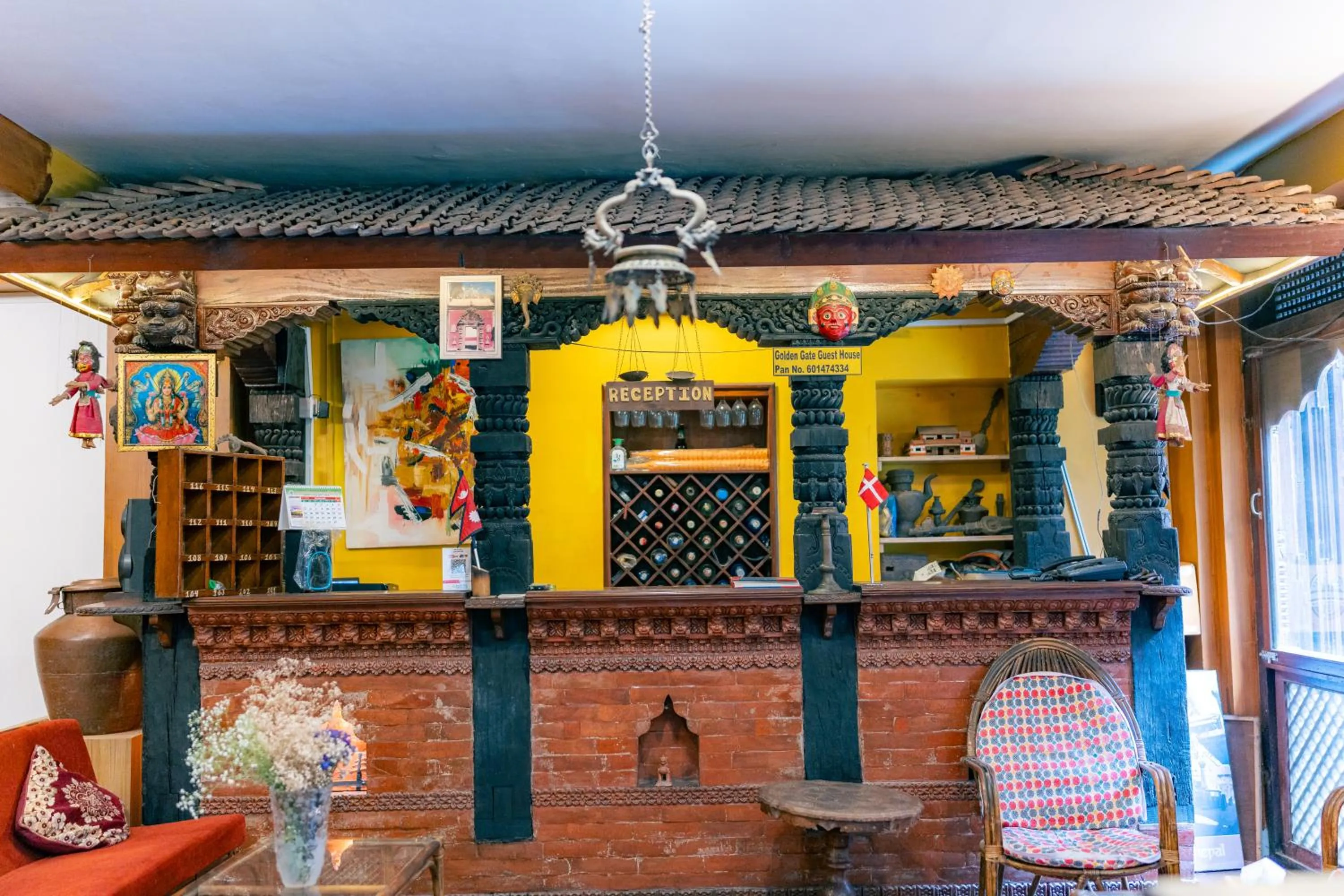Living room in Golden Gate Guest House