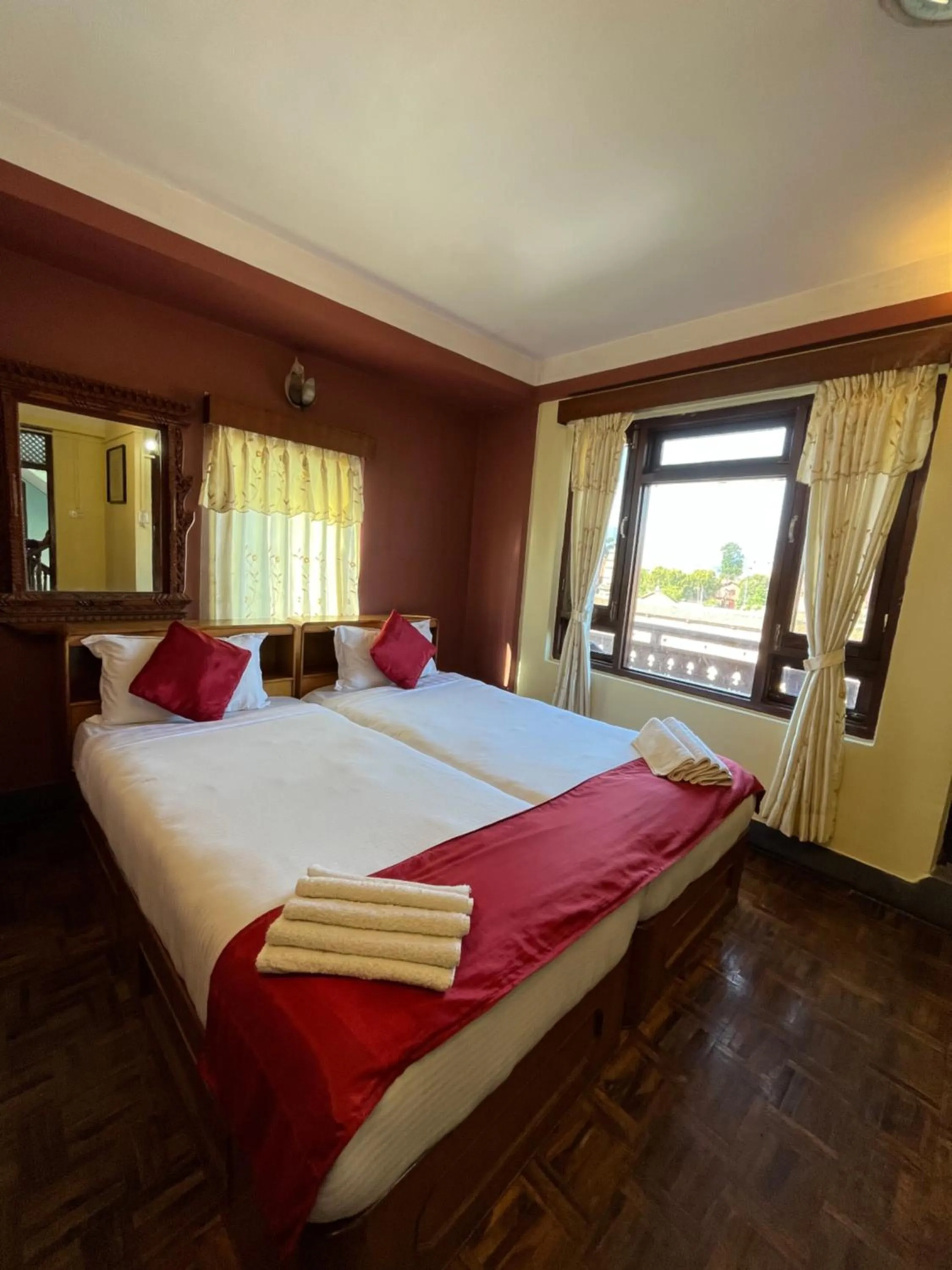 Photo of the whole room, Bed in Golden Gate Guest House