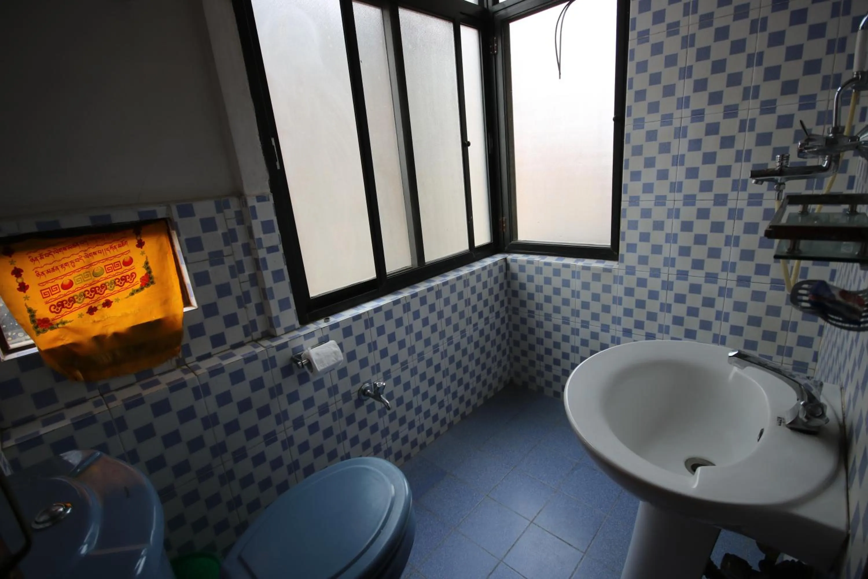 Shower in Golden Gate Guest House