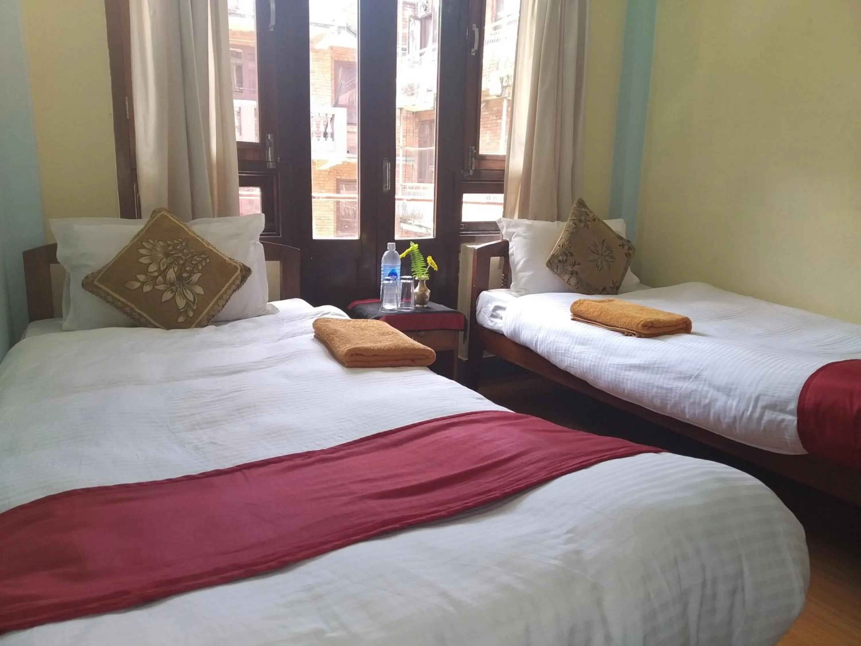 Bed in Golden Gate Guest House