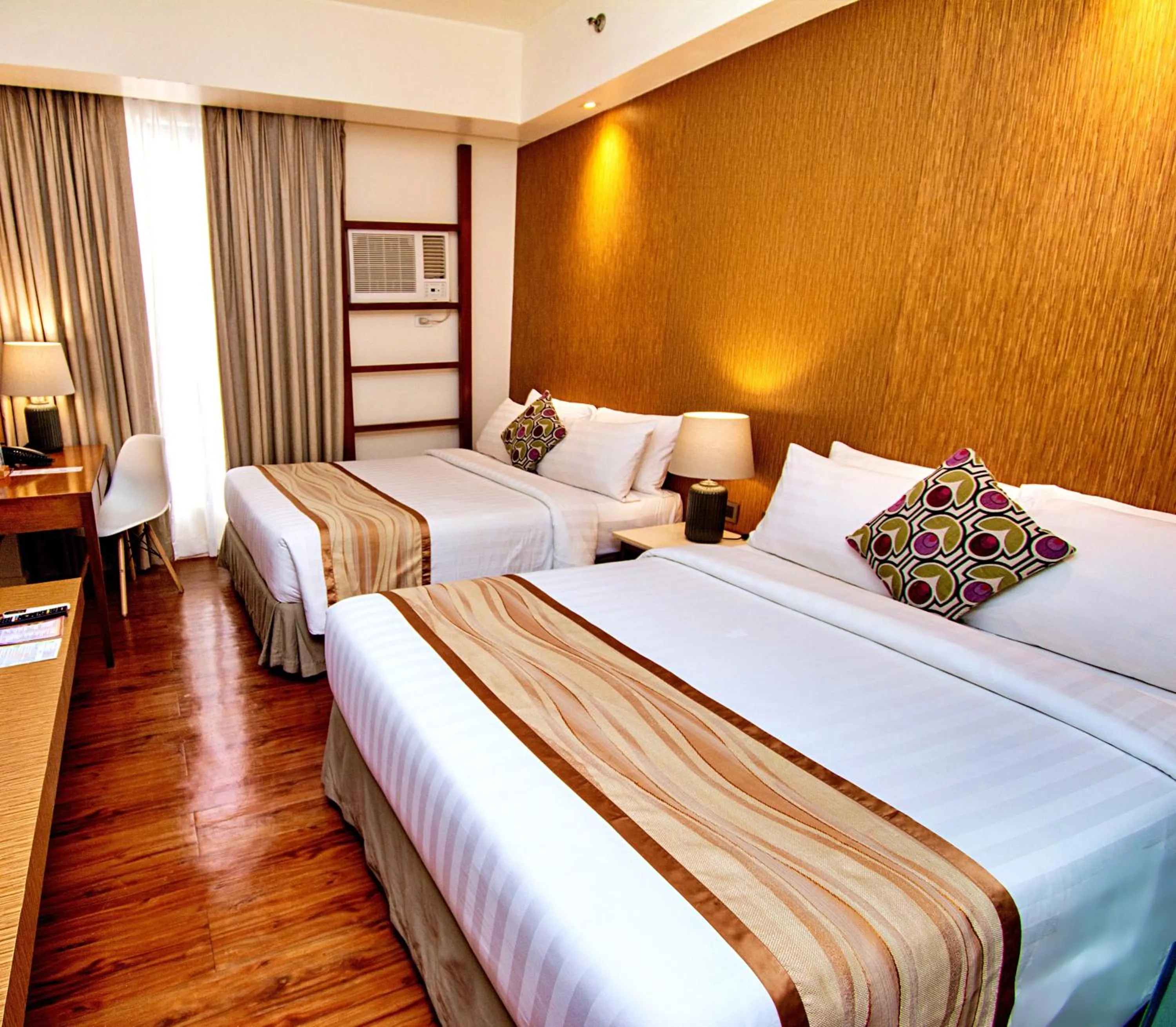 Bed in Ferra Premier by JG