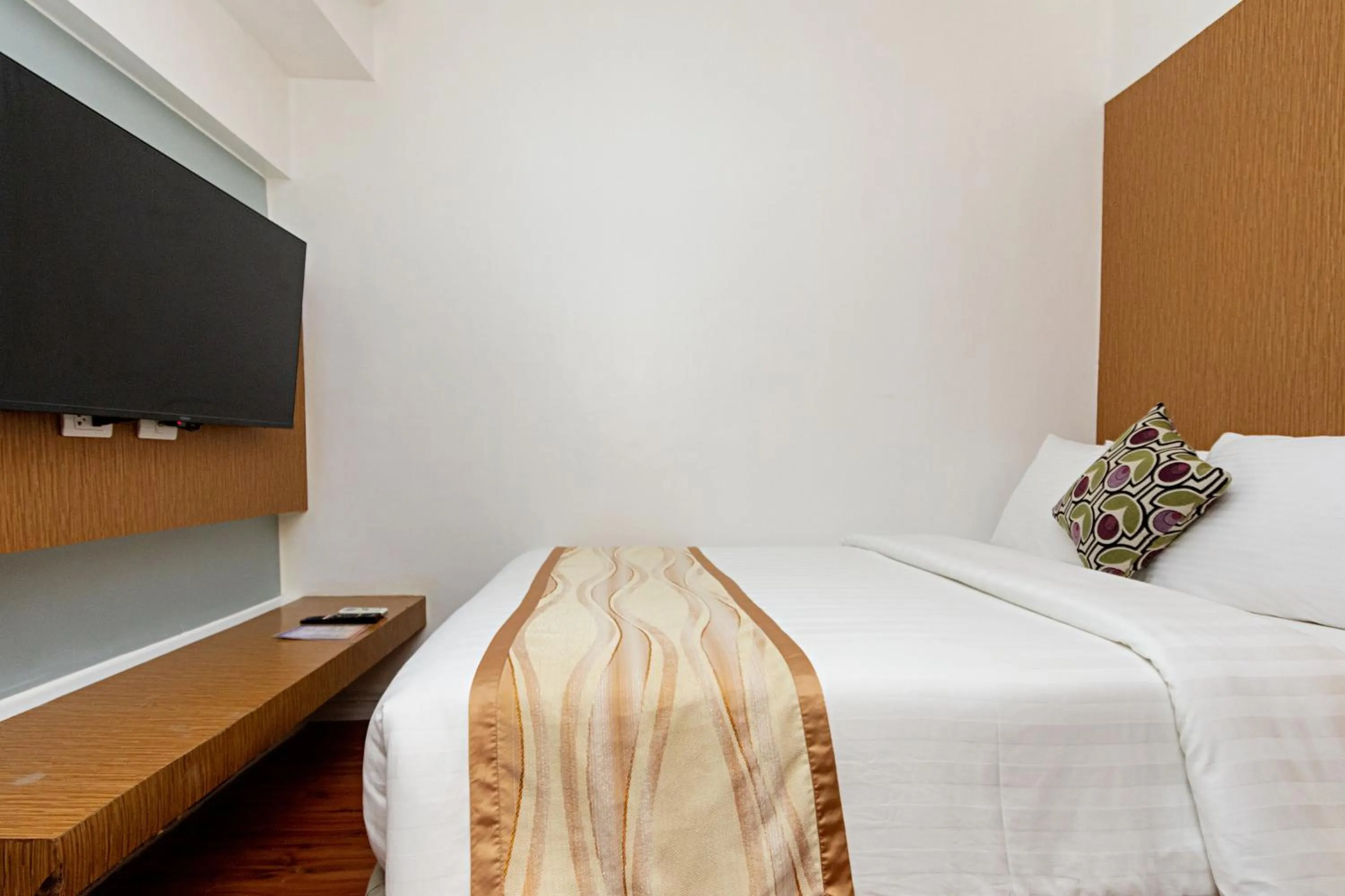 Bedroom, Bed in Ferra Premier by JG