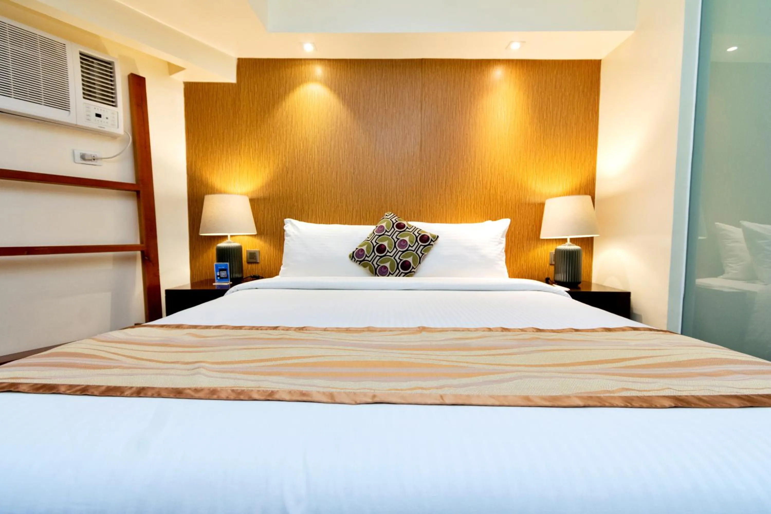 Bed in Ferra Premier by JG