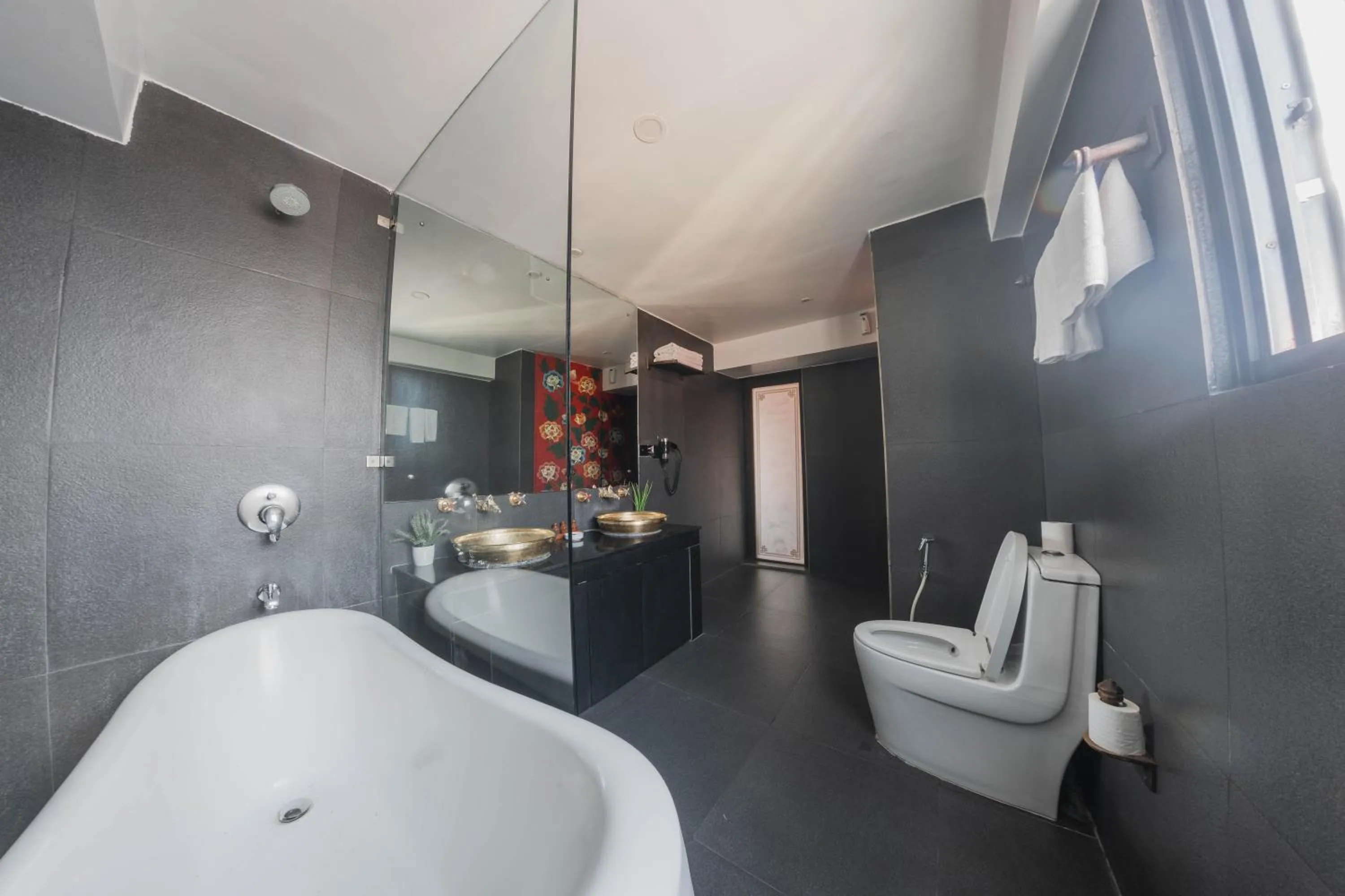 Toilet in Dalai-La Boutique Hotel