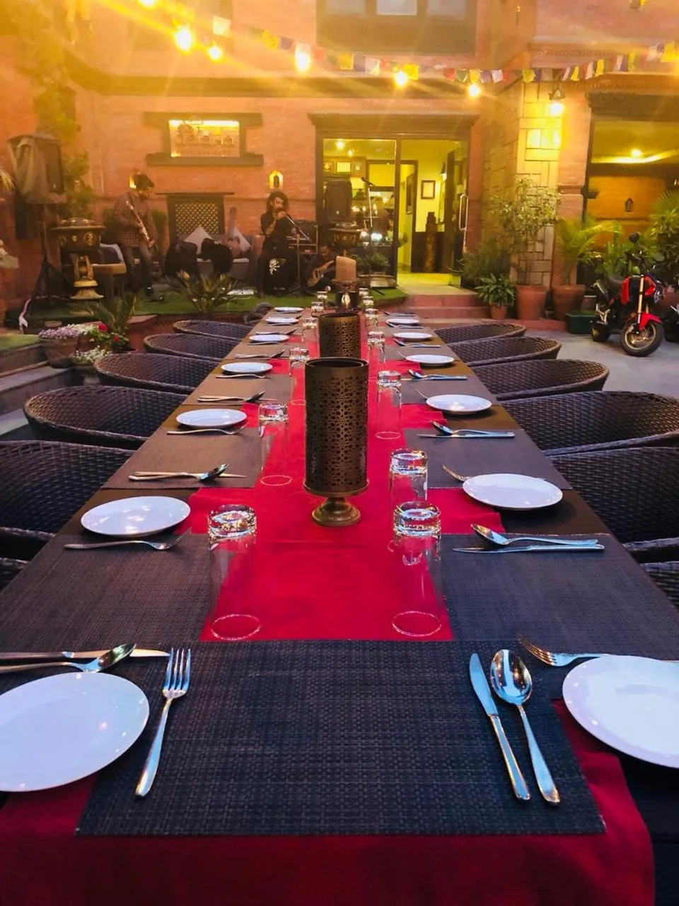 Restaurant/places to eat in Dalai-La Boutique Hotel
