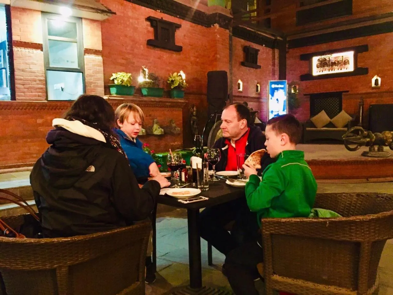 Restaurant/places to eat in Dalai-La Boutique Hotel