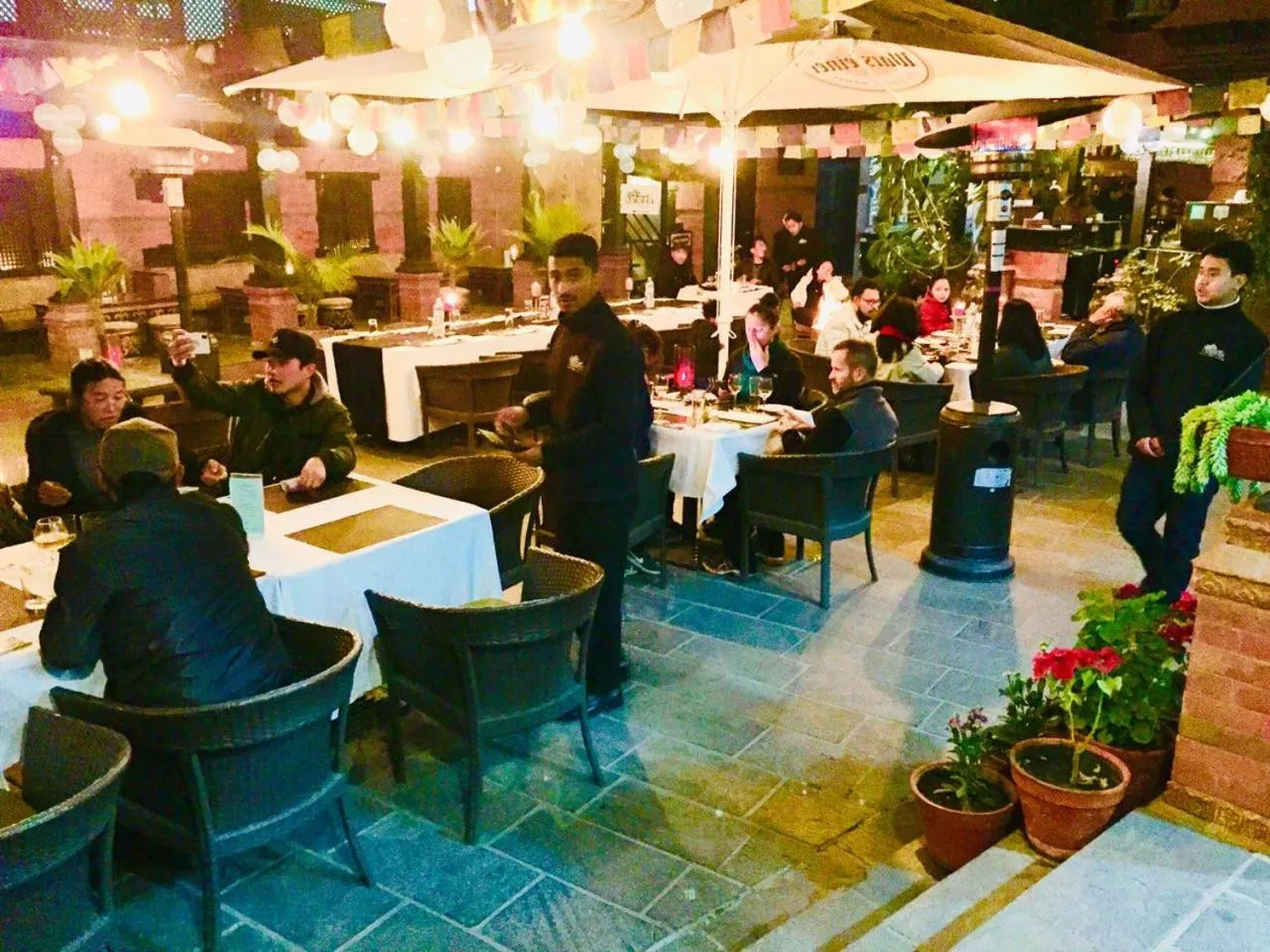 Restaurant/places to eat in Dalai-La Boutique Hotel