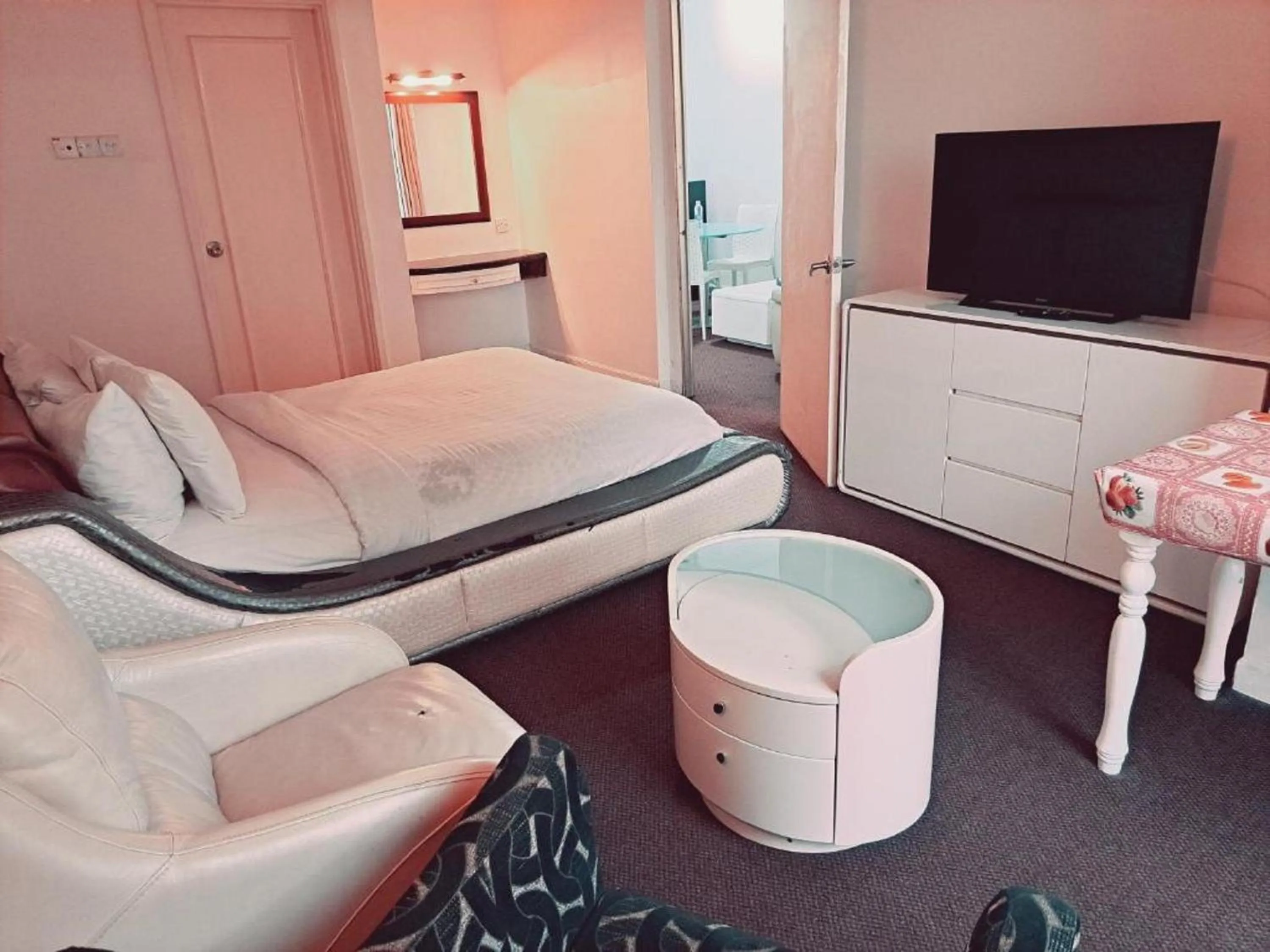 Photo of the whole room in Kl urban suite times Square