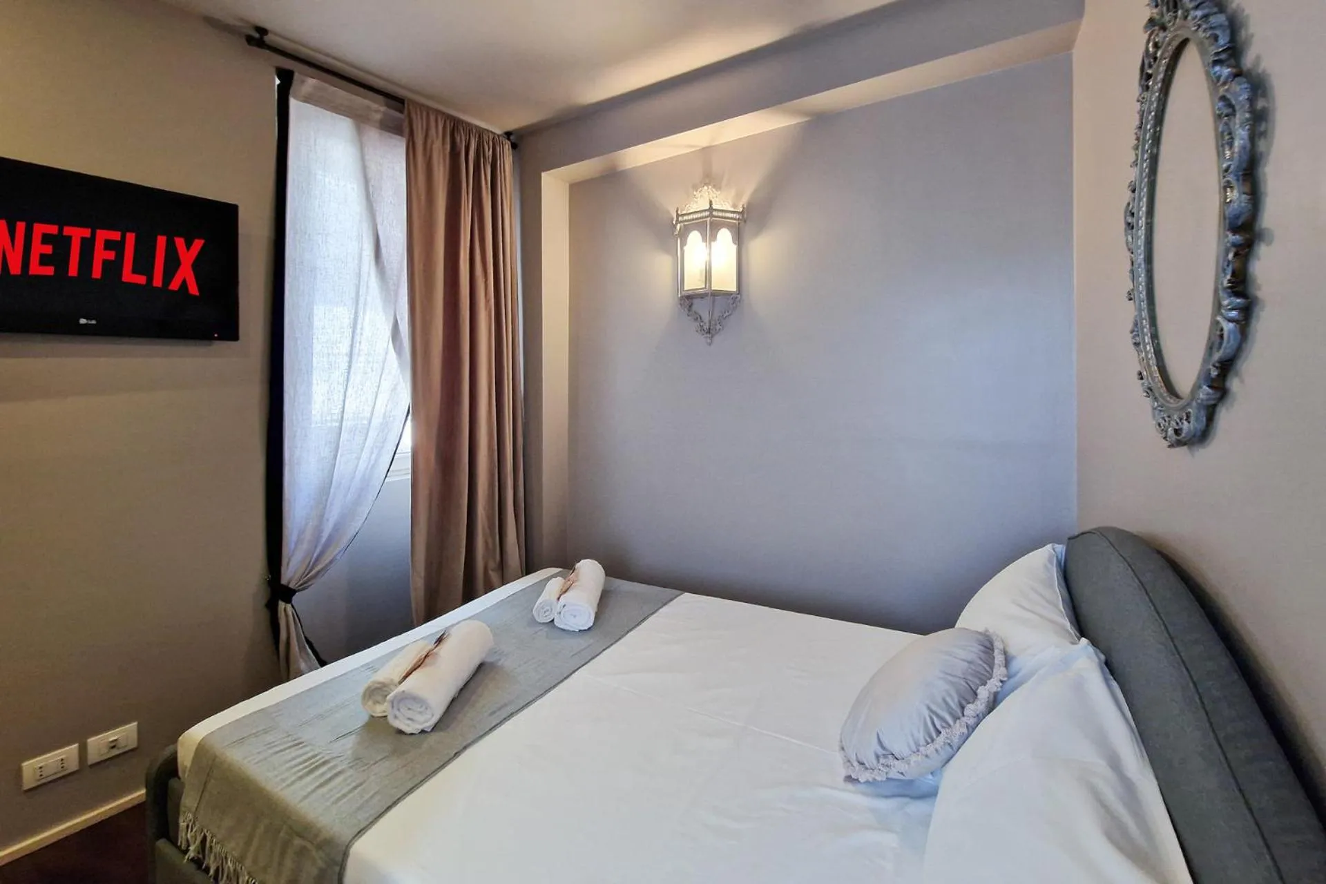 Luxury in the Center by Host Hero