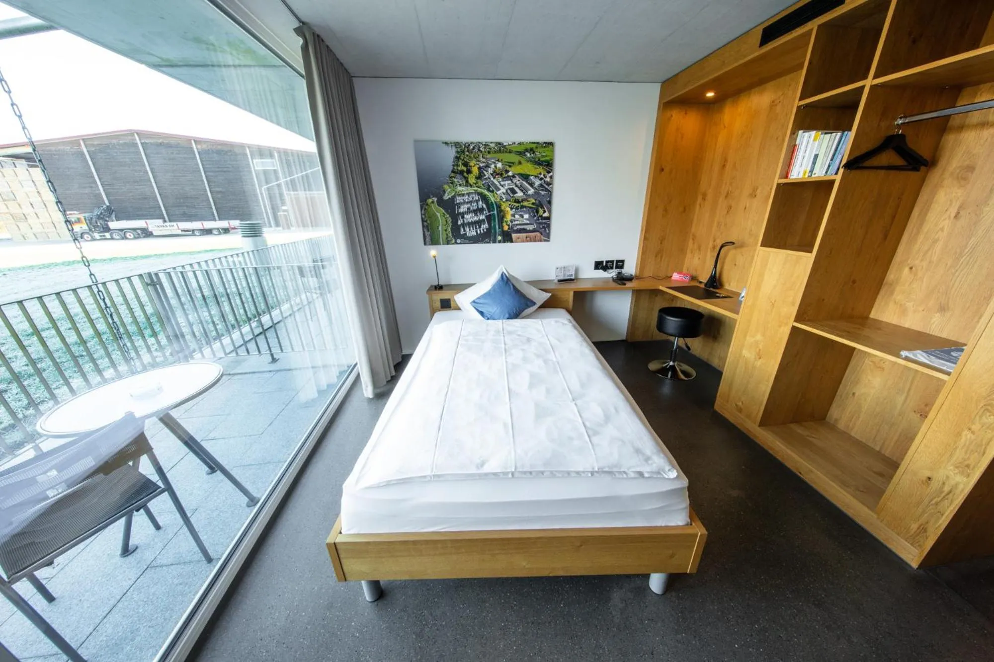 Photo of the whole room, Bed in Hotel Frauenfeld