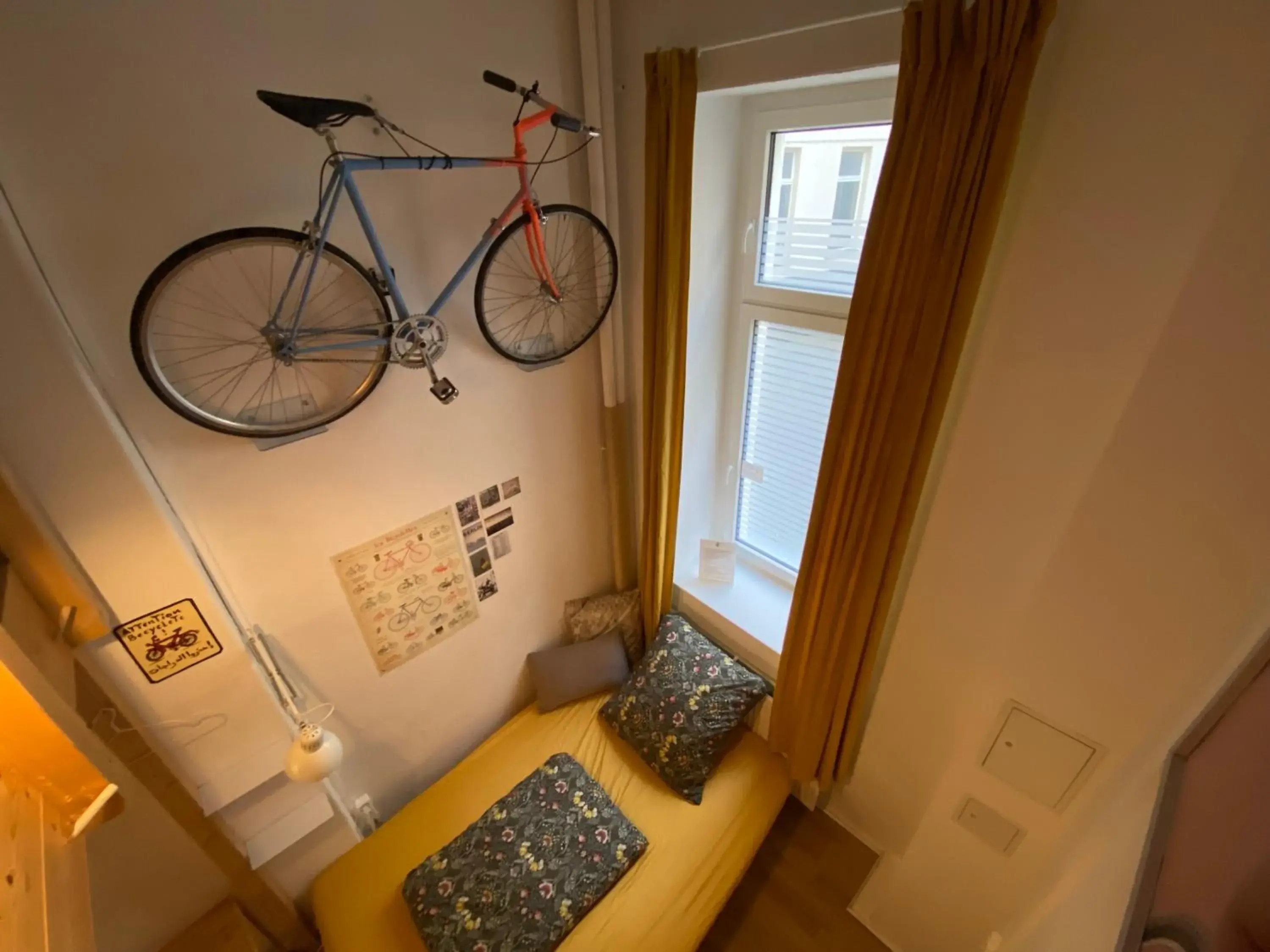 Double Room with Shared Bathroom - single occupancy in Kiez Hostel Berlin Double Room with Shared Bathroom - single occupancy in Kiez Hostel Berlin