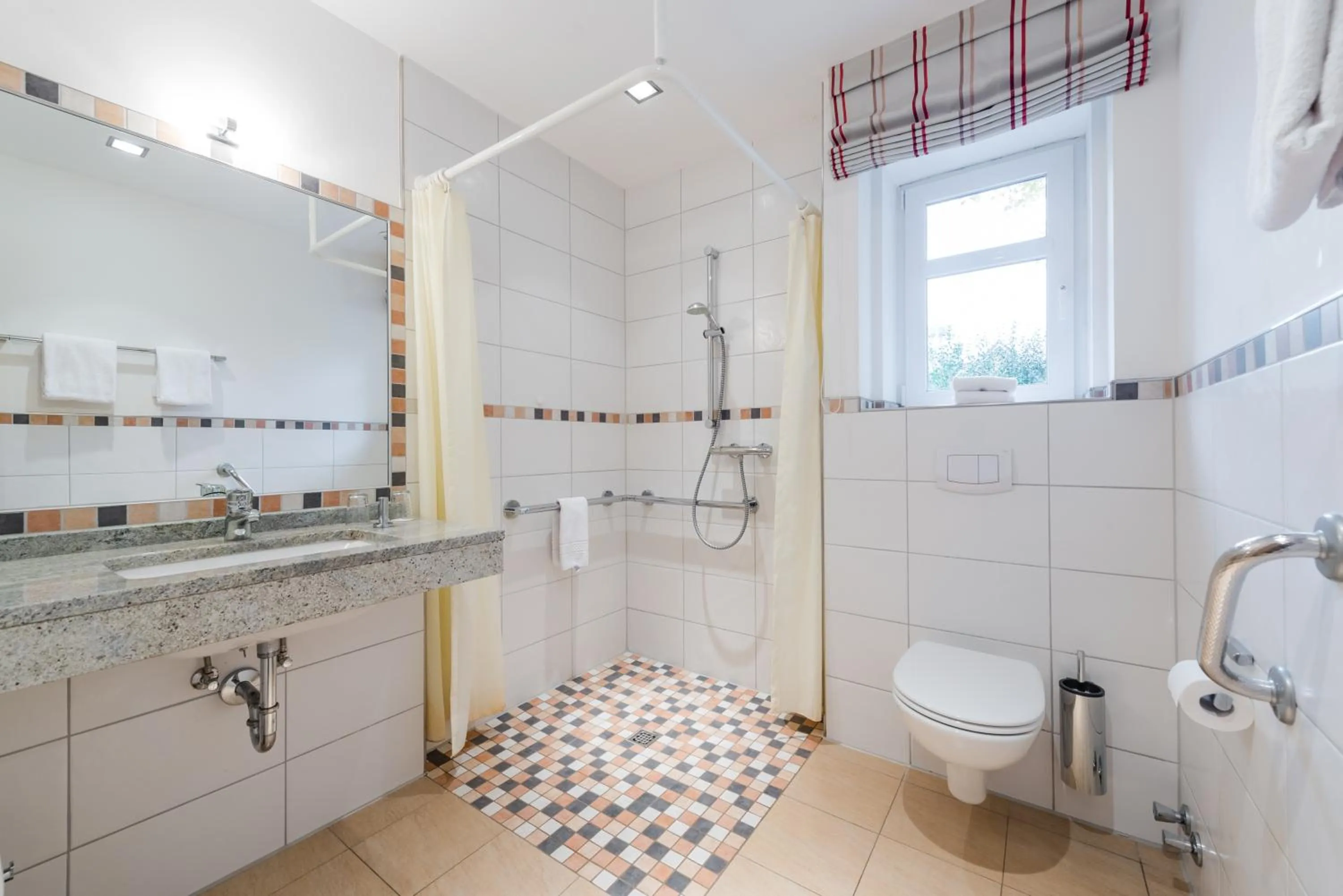 Bathroom in Hotel am Fischerhafen