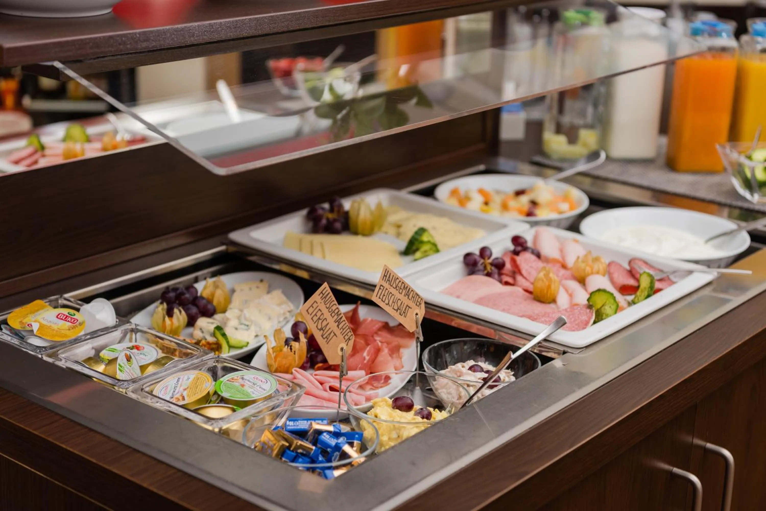 Buffet breakfast in Hotel am Fischerhafen