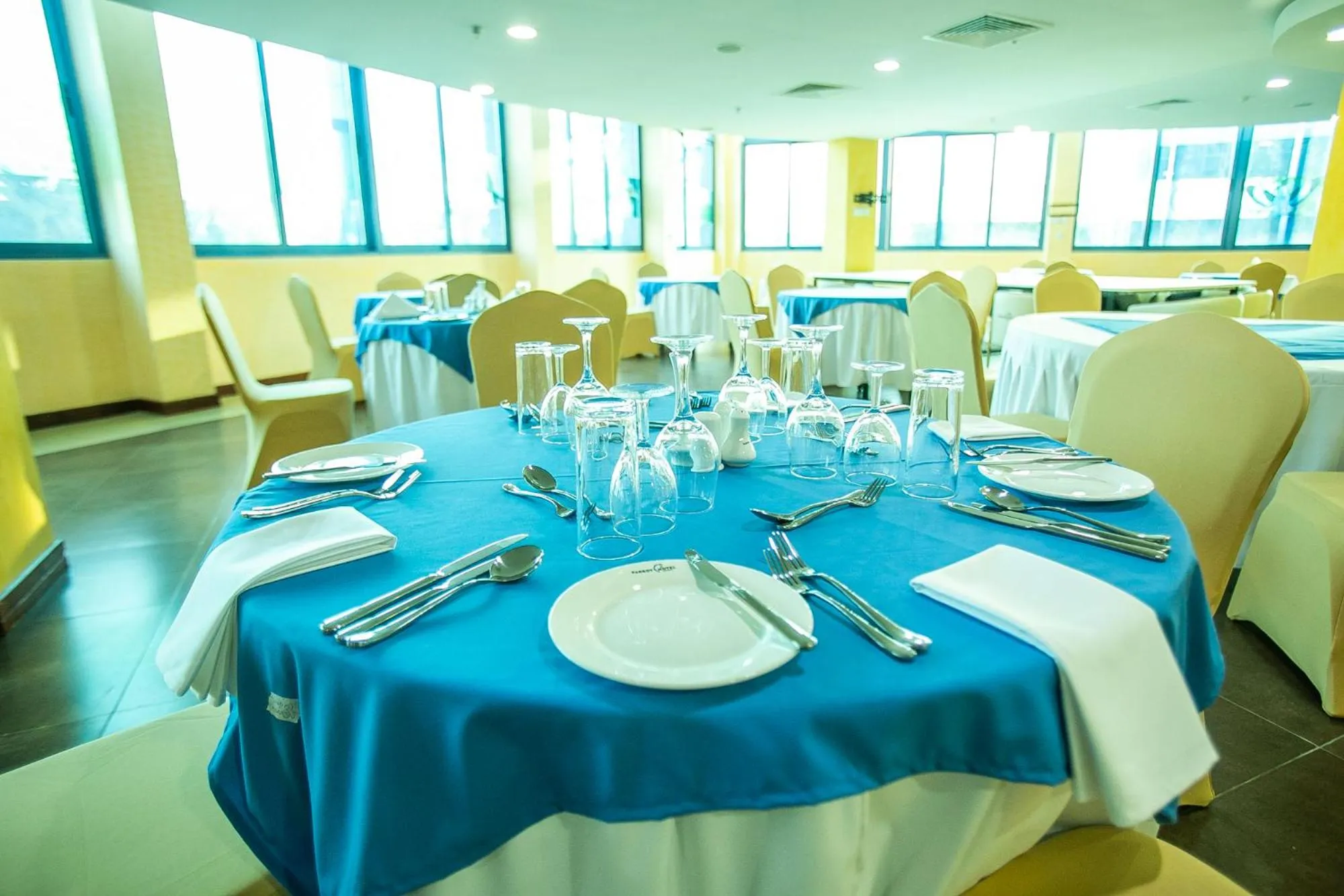 Restaurant/places to eat in Parrot Hotel Arusha