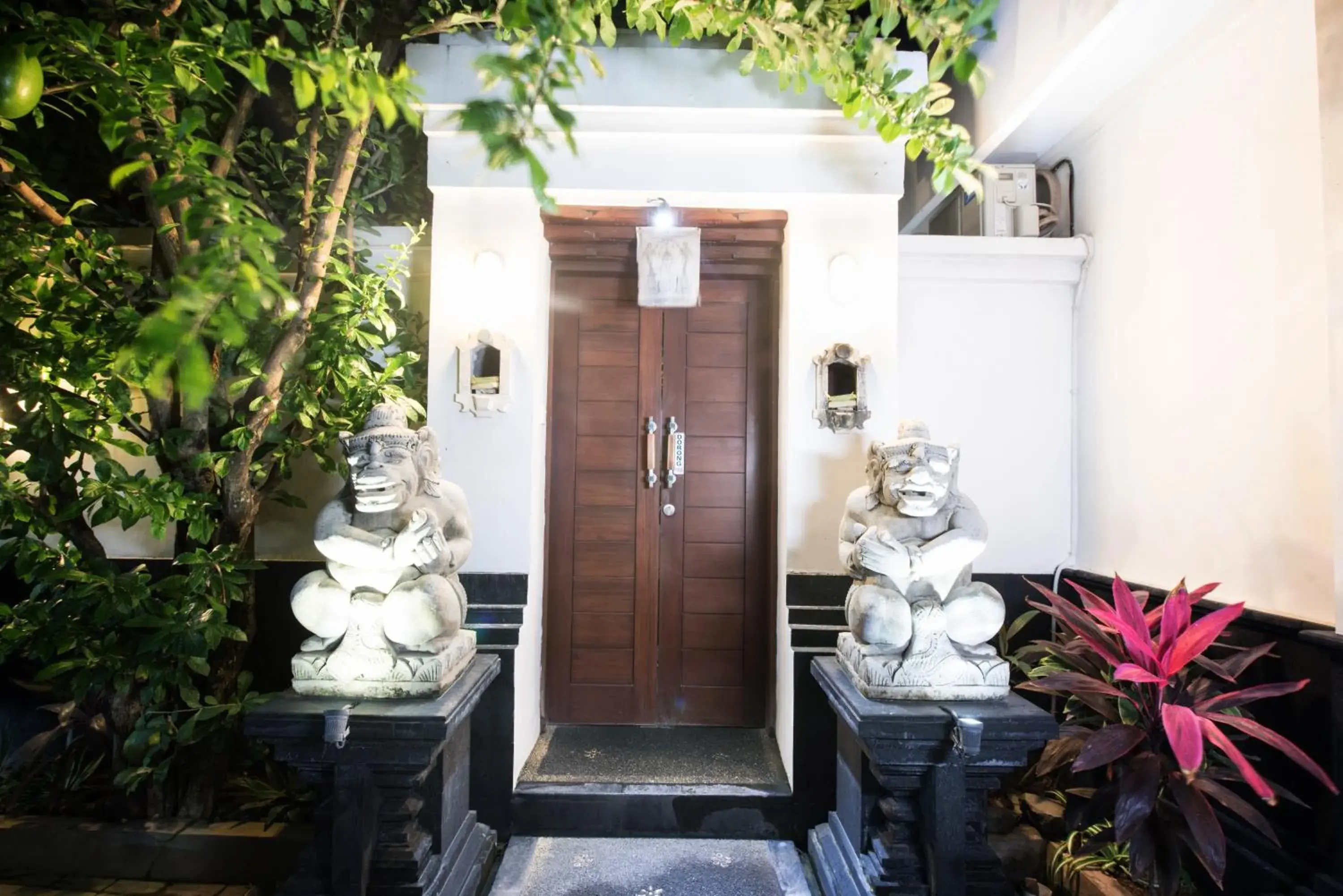 Facade/entrance in Anggie Stay Facade/entrance in Anggie Stay