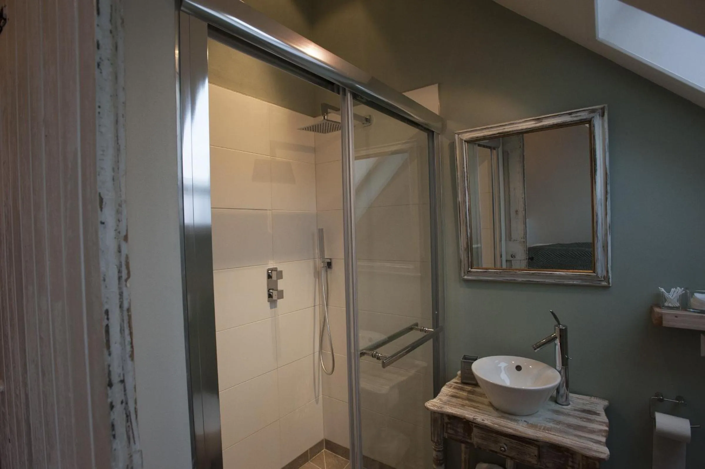 Bathroom in Boutique B&B Villa Heidetuin