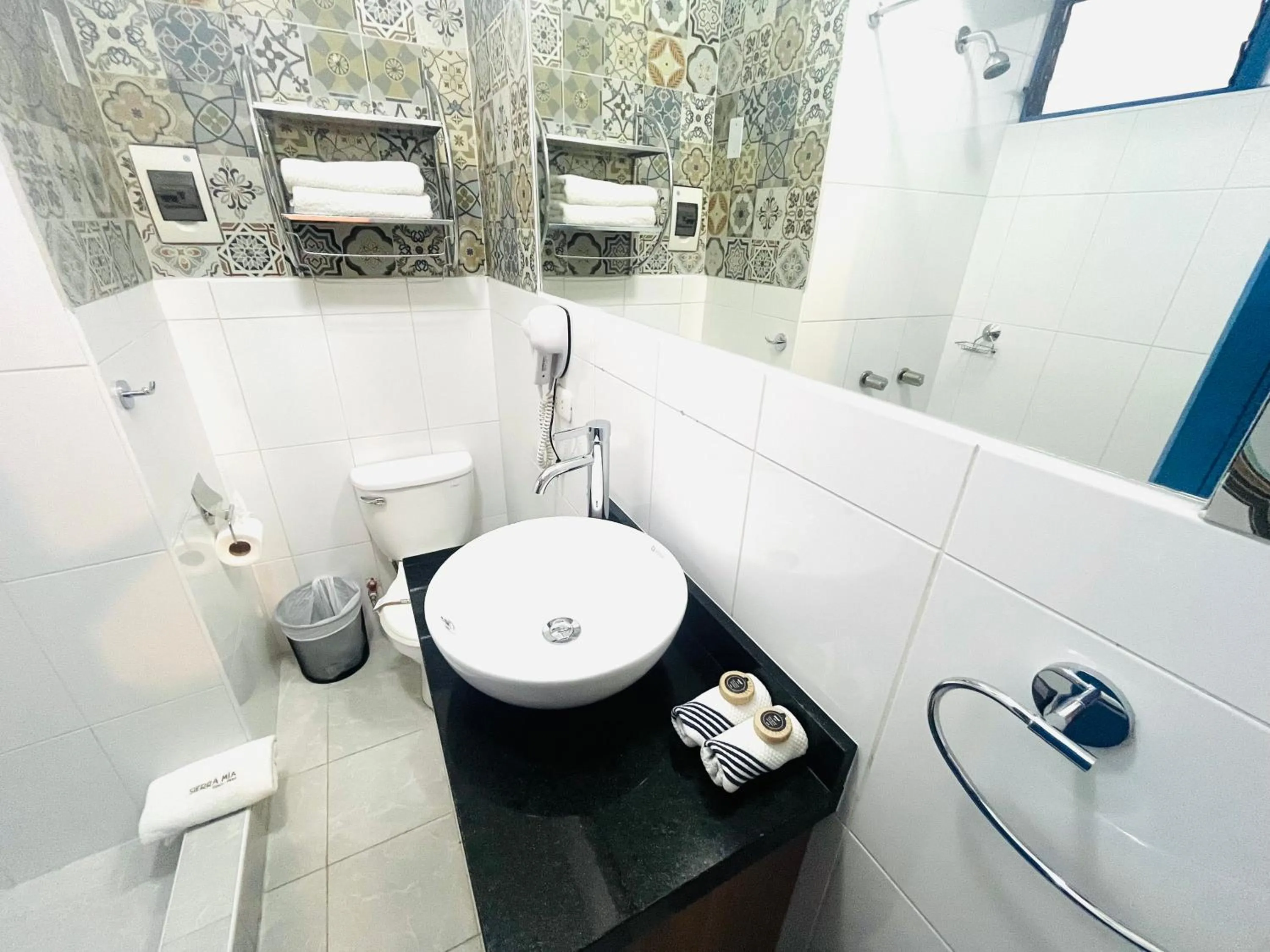 Shower in Rojas Plaza Boutique
