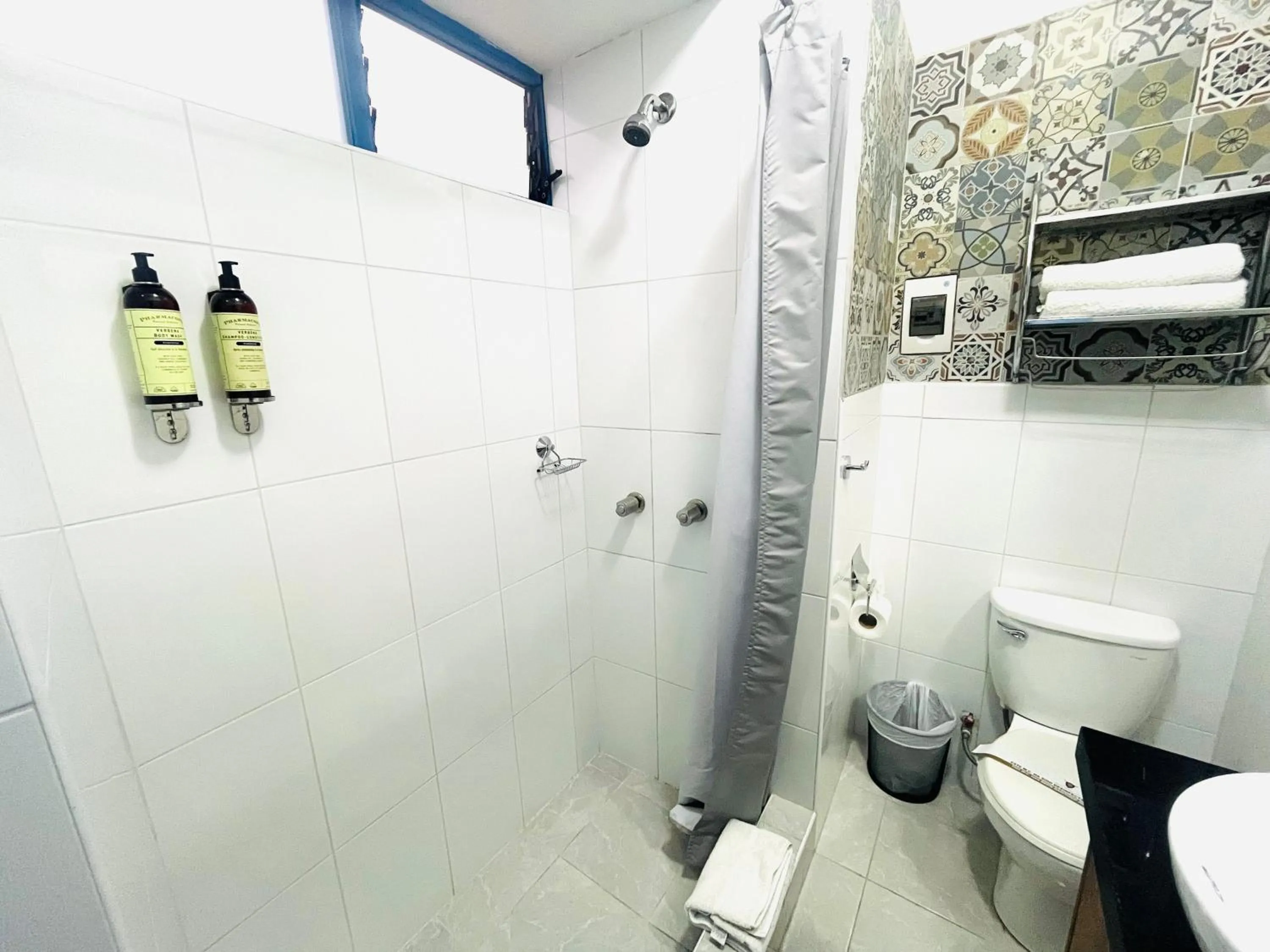 Shower in Rojas Plaza Boutique