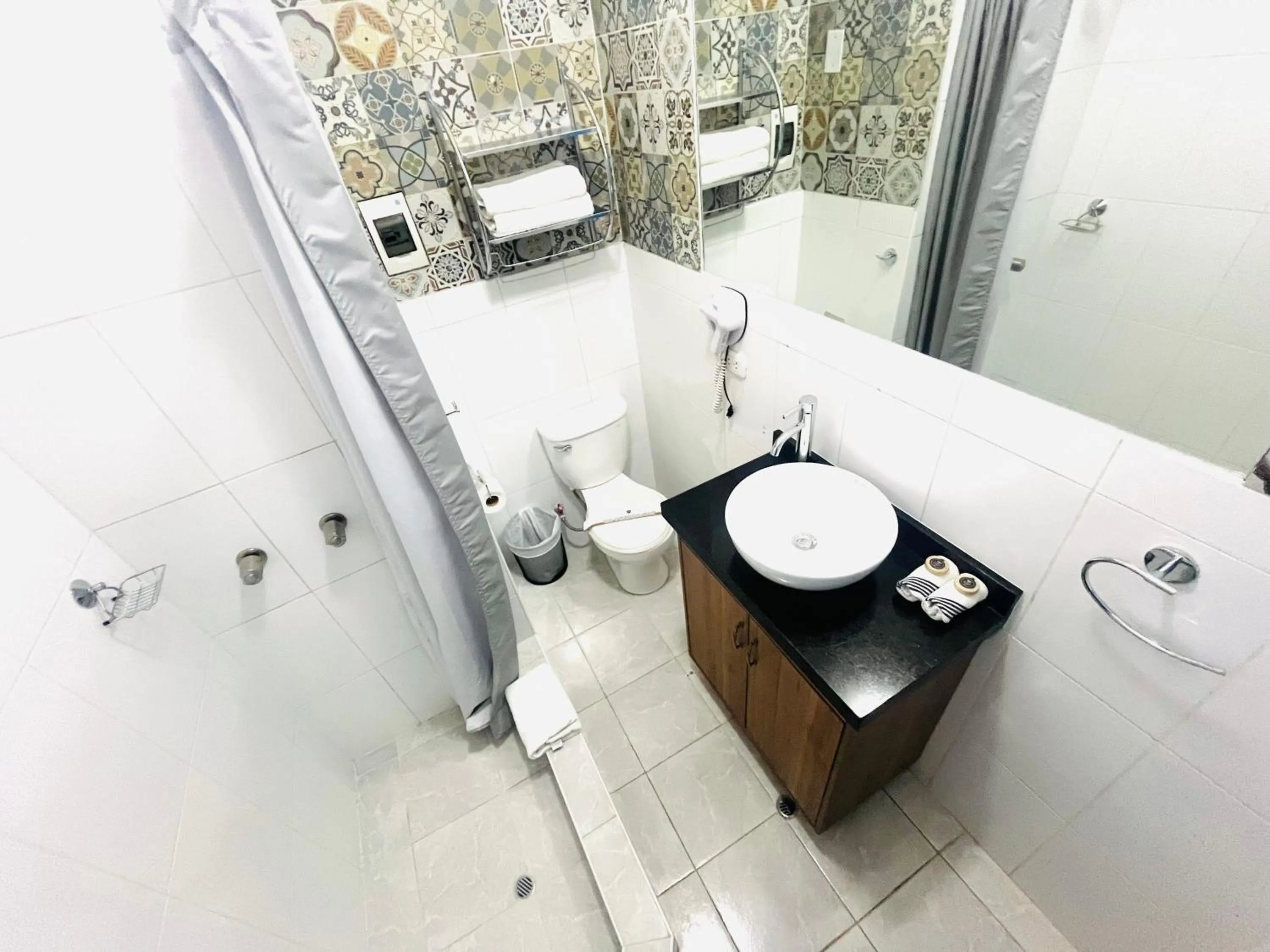 Shower in Rojas Plaza Boutique