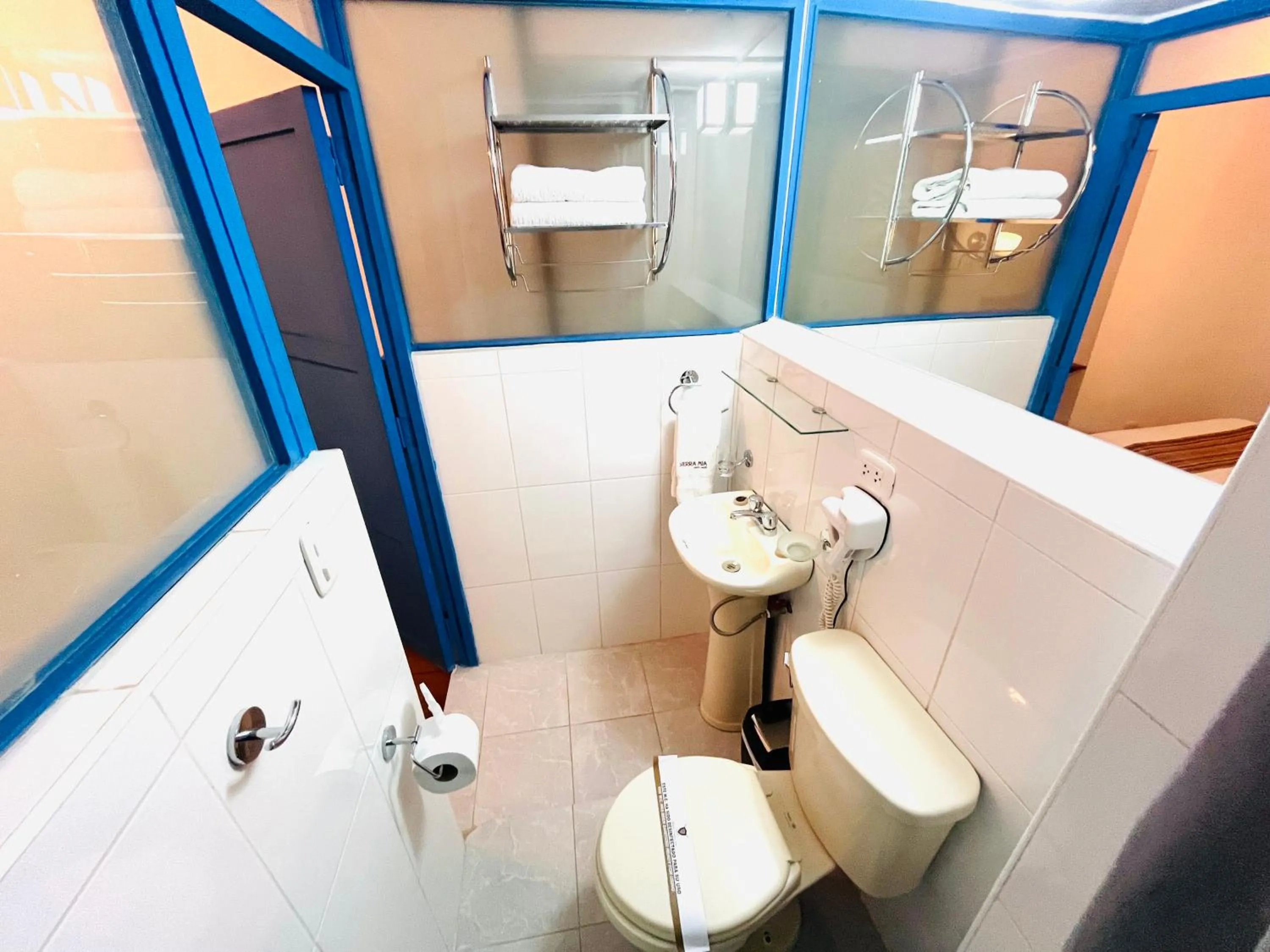 Shower in Rojas Plaza Boutique