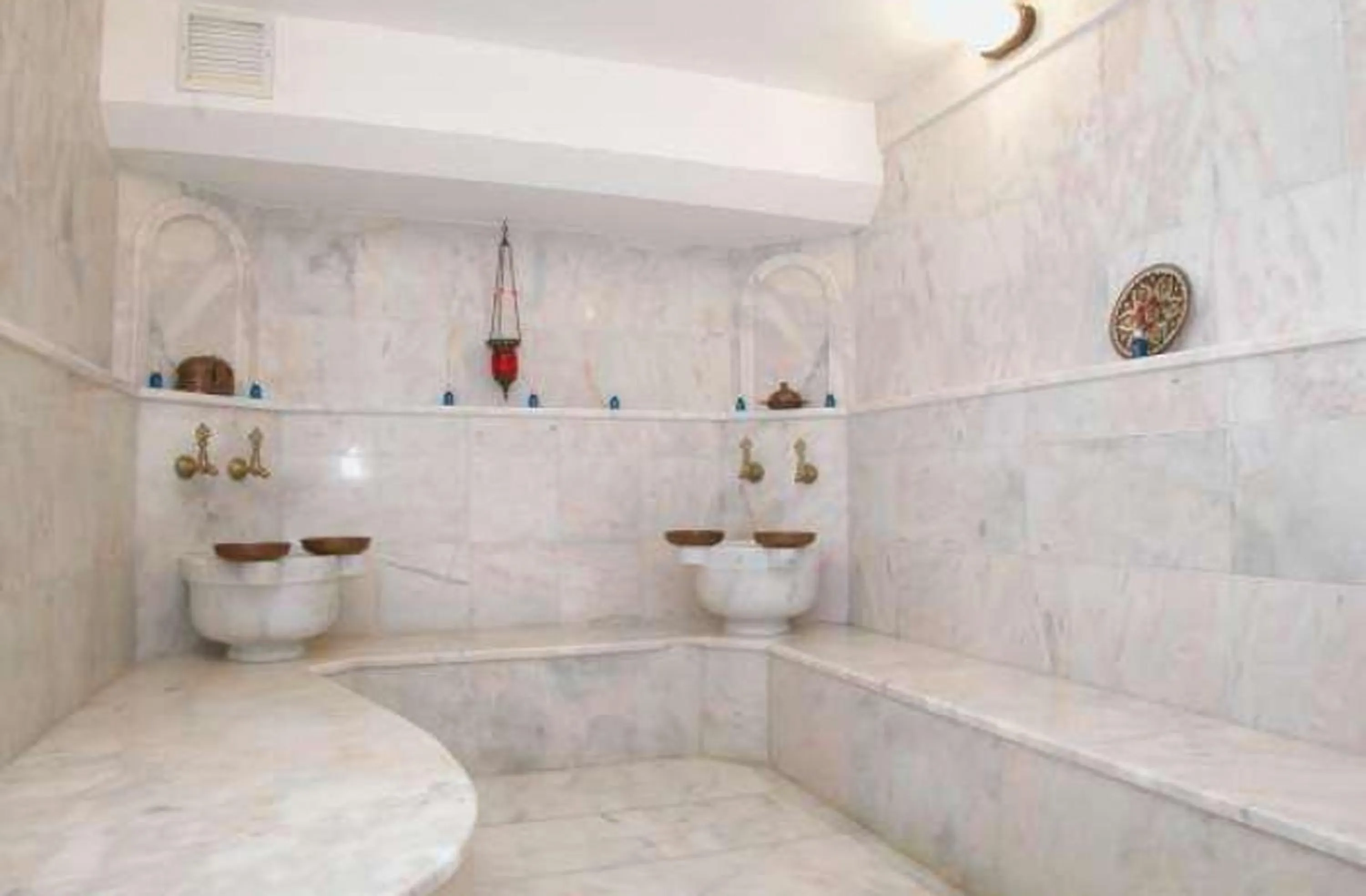 Public Bath in Almena Hotel