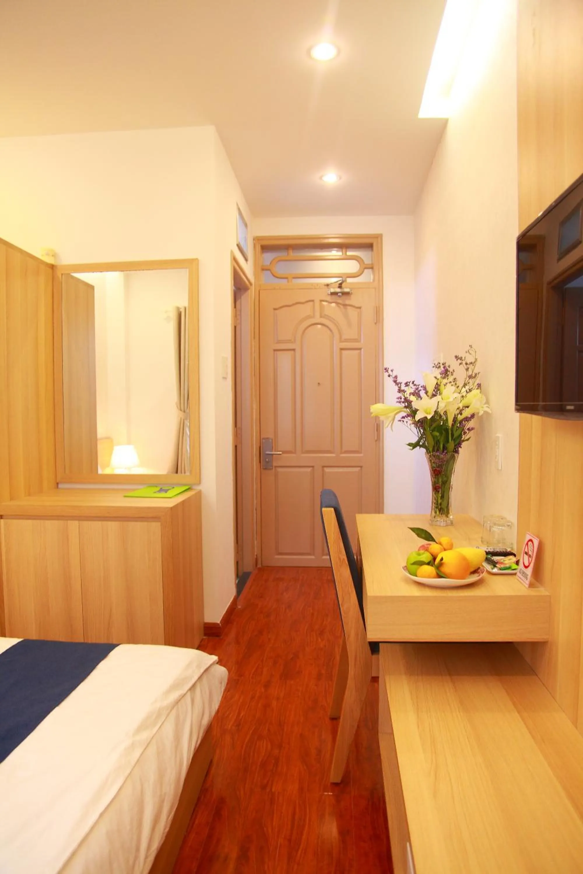 TV and multimedia, Bed in Little Nha Trang Hotel