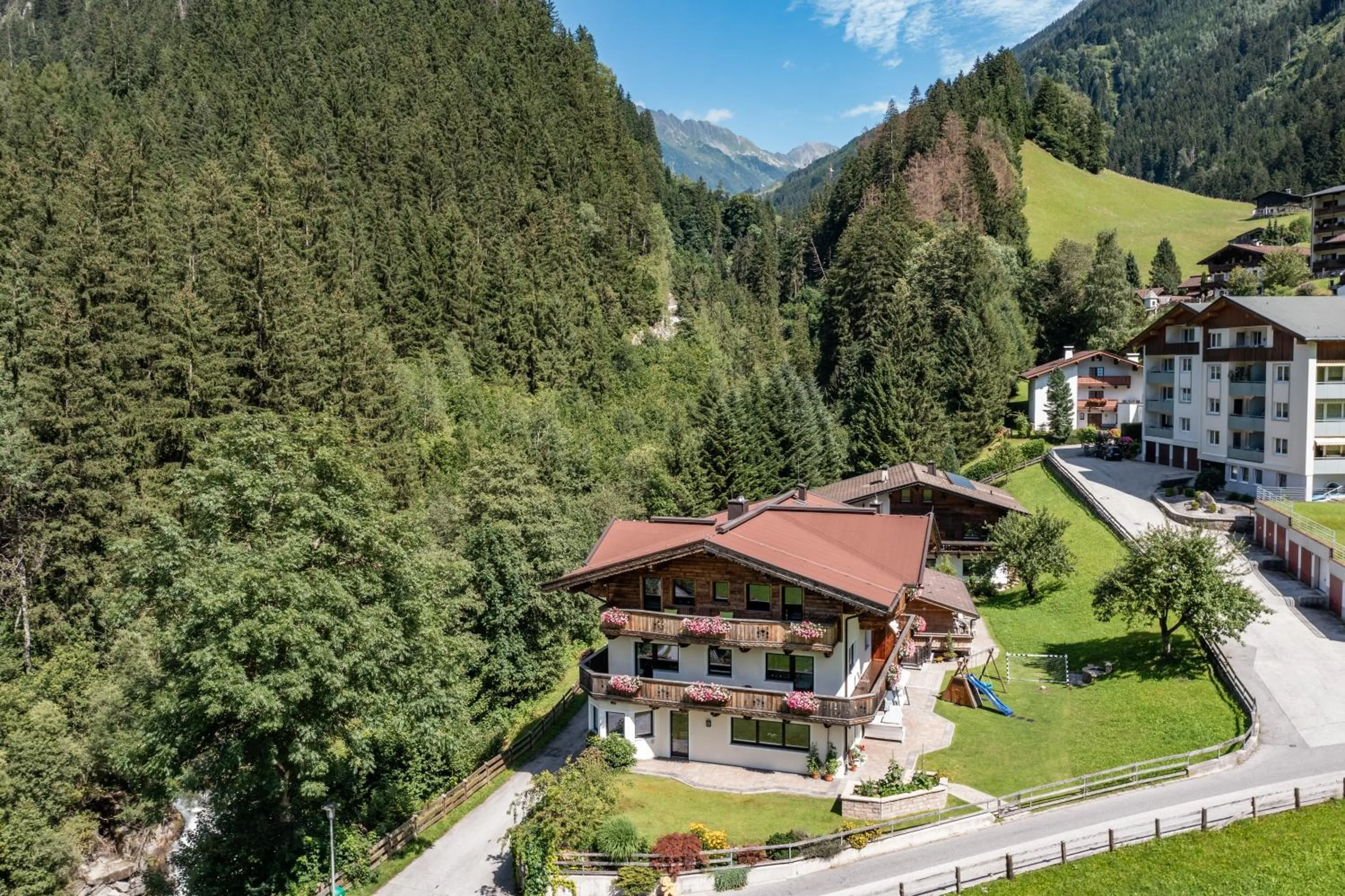 Property building in Landhaus Ifangl
