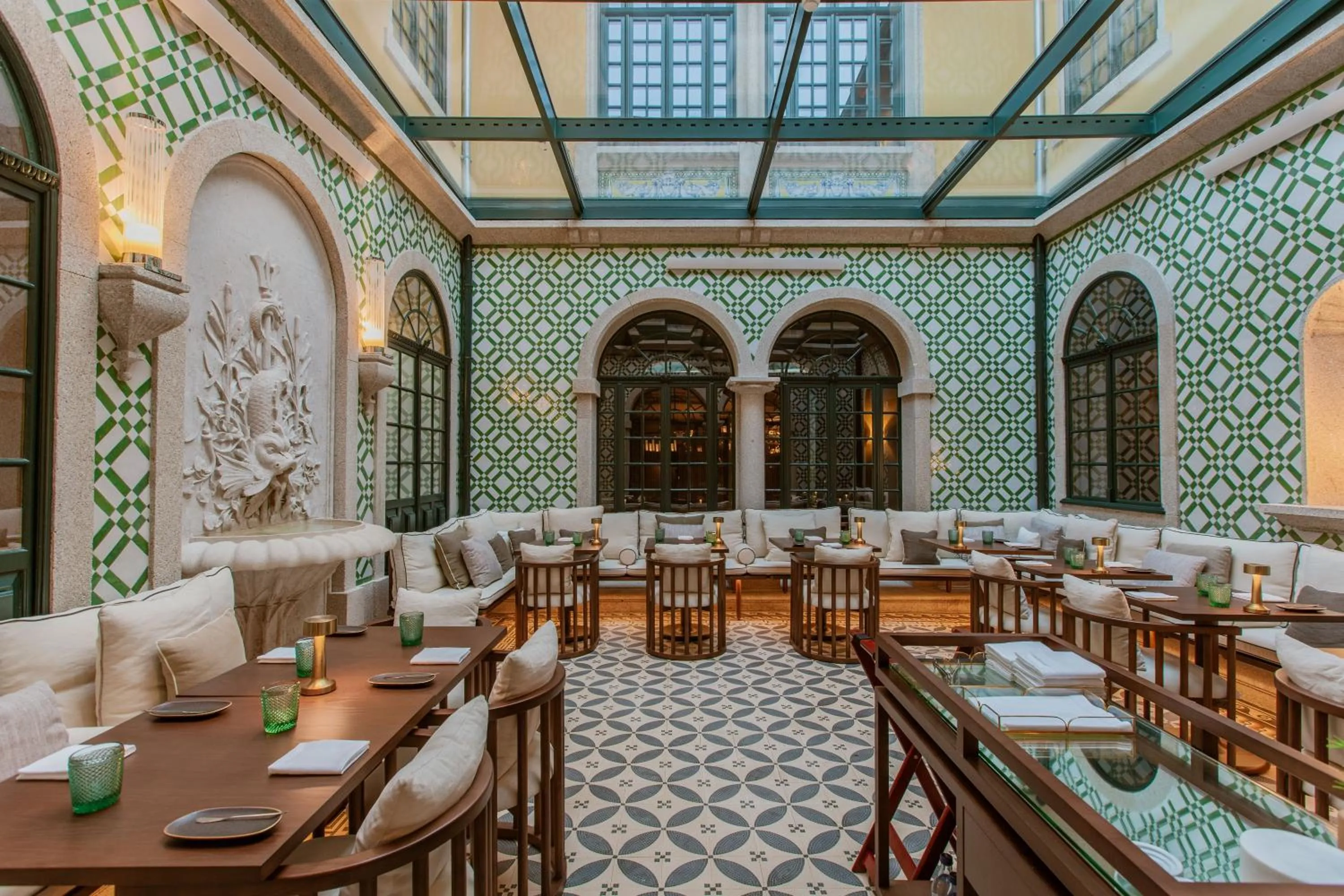 Restaurant/places to eat in Palacete Severo