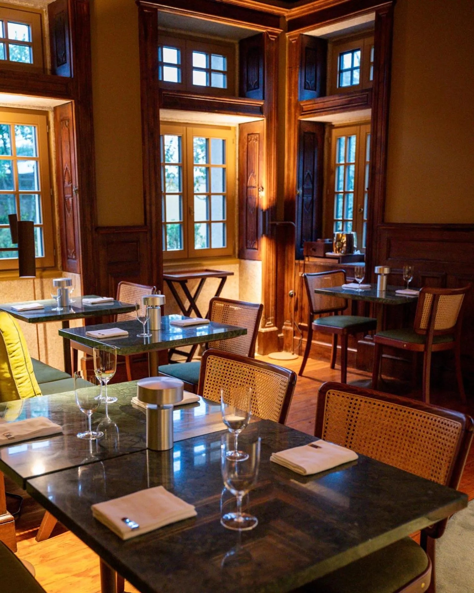 Restaurant/places to eat in Palacete Severo