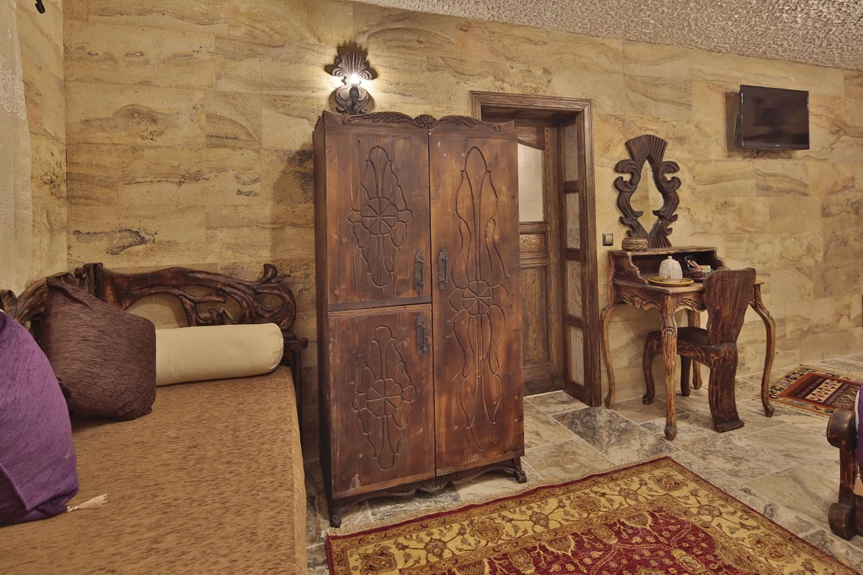 Decorative detail in Old Town Stone House