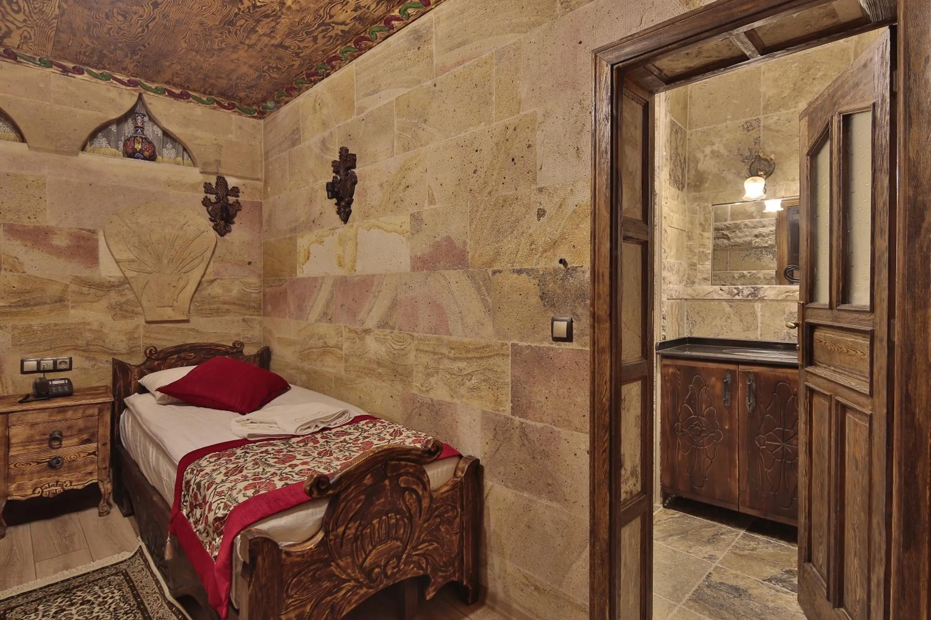 Bathroom, Bed in Old Town Stone House