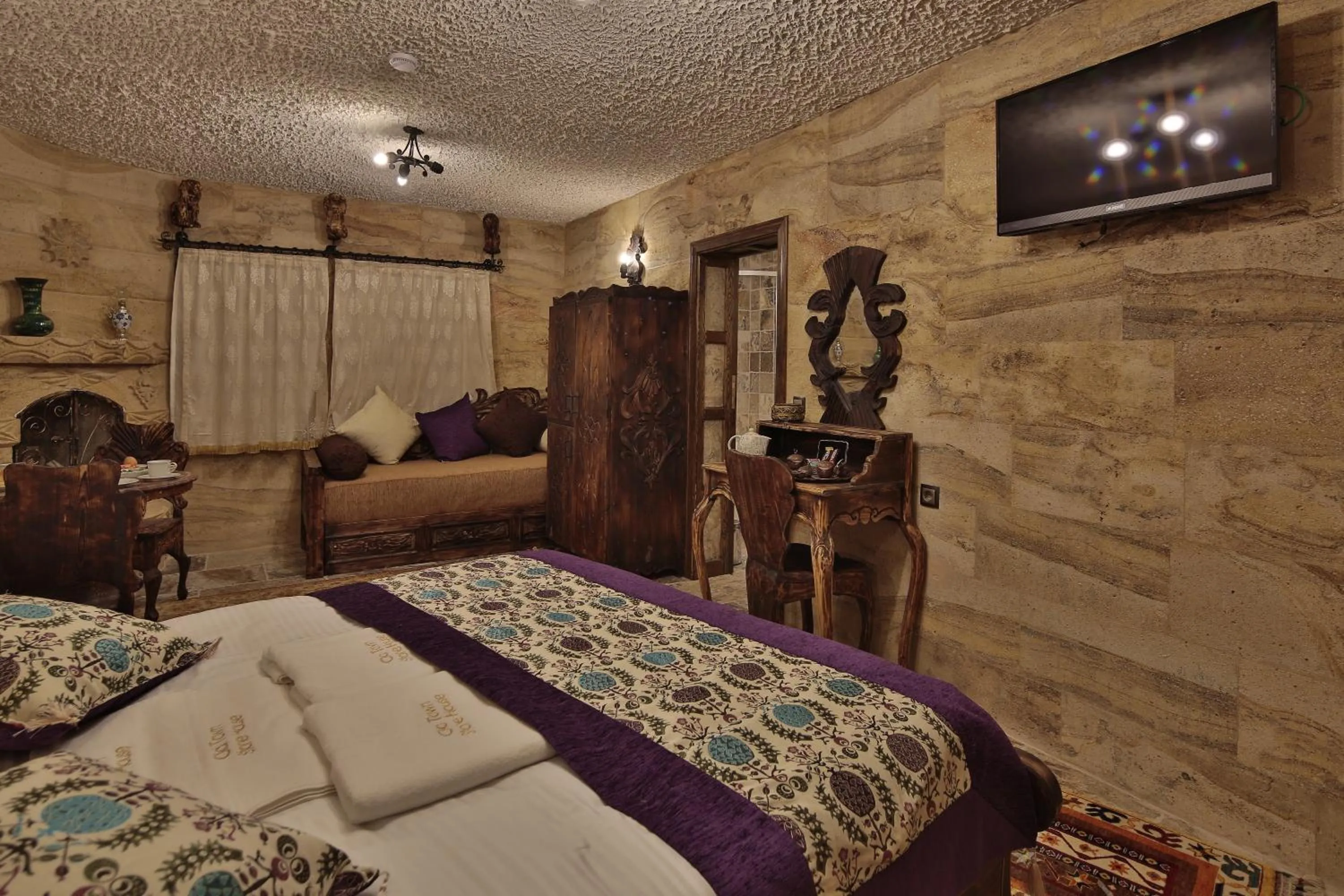 TV and multimedia, Bed in Old Town Stone House