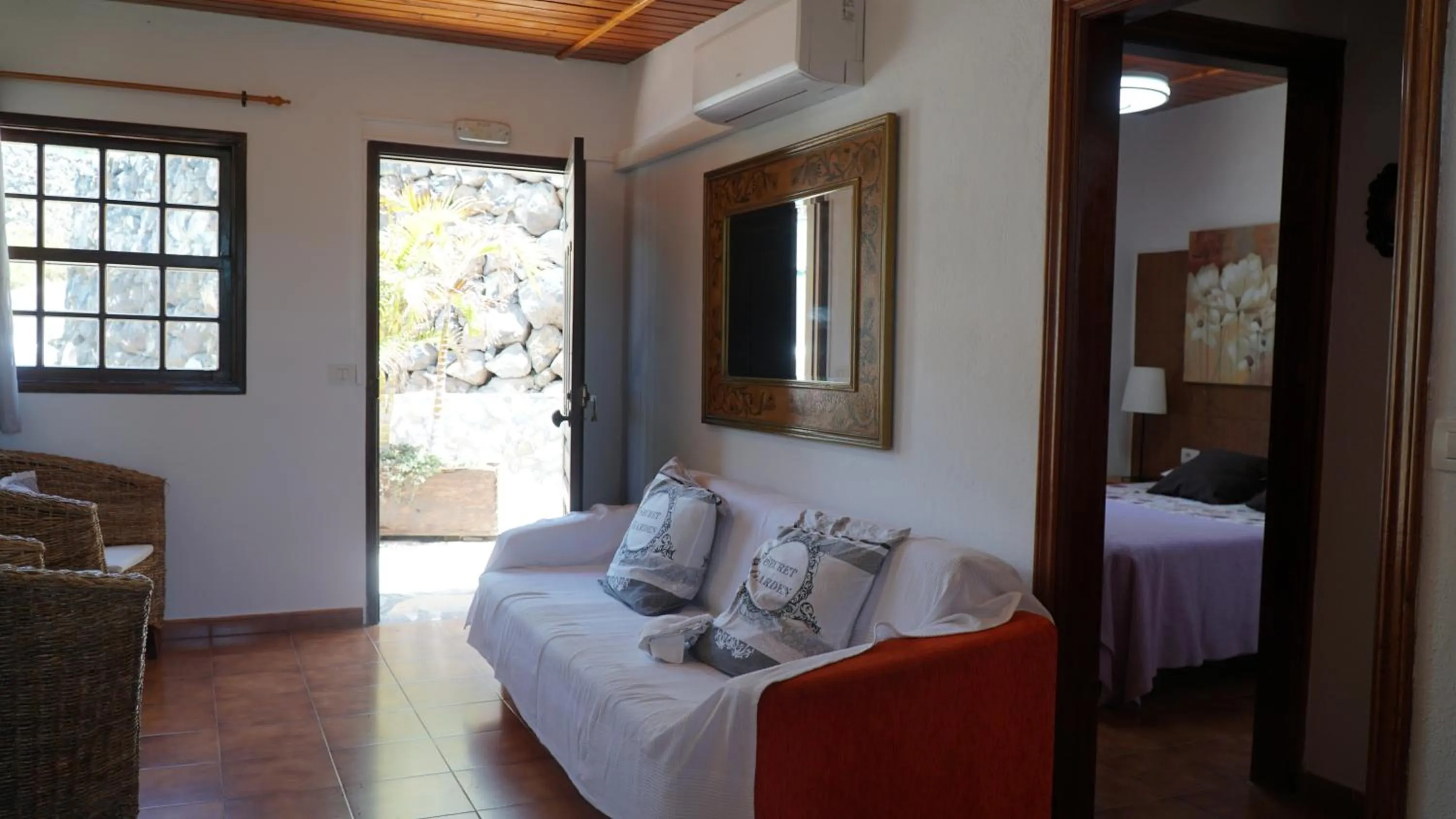 Living room, Bed in Los Padres B