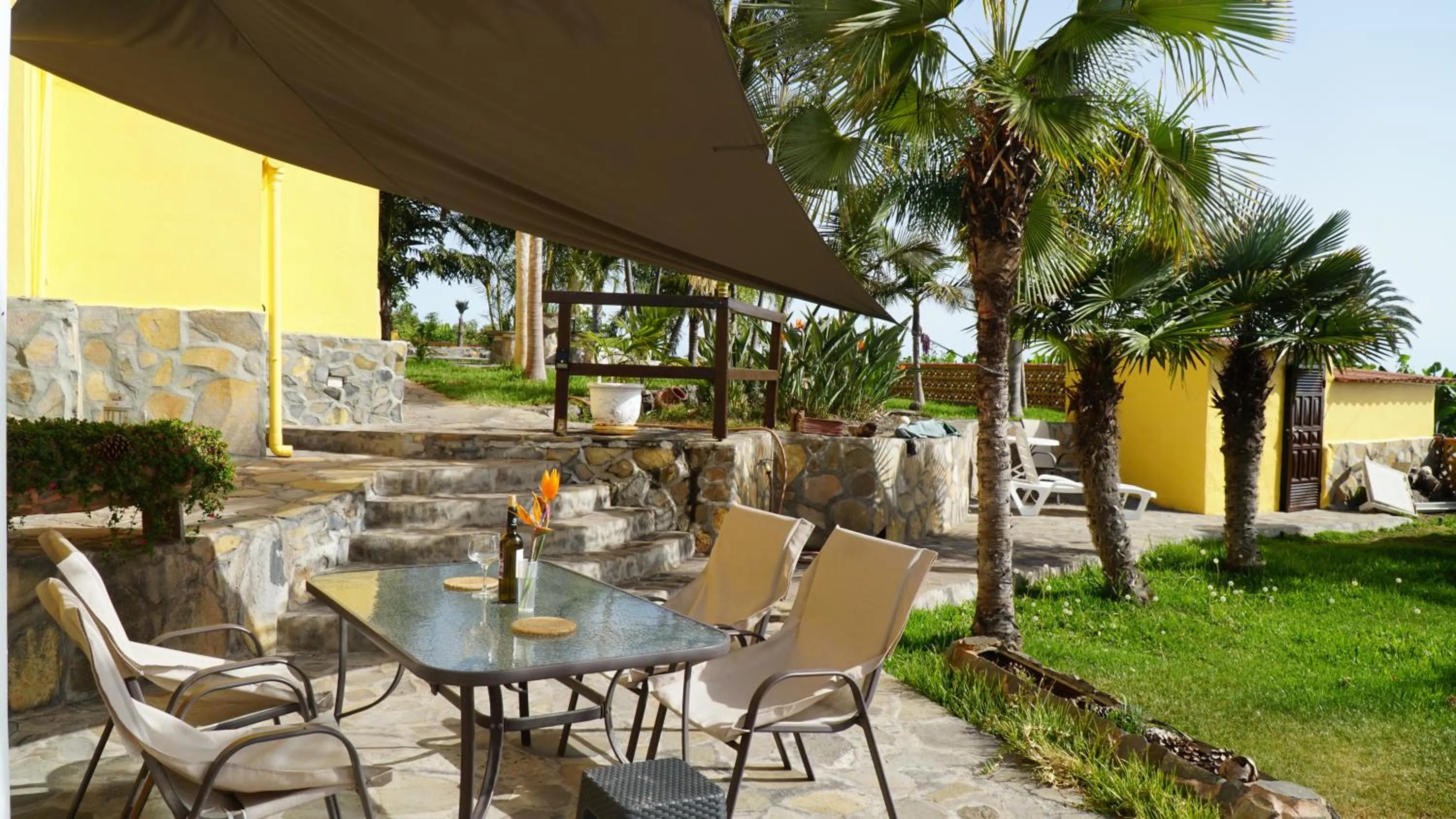 Patio in Los Padres B